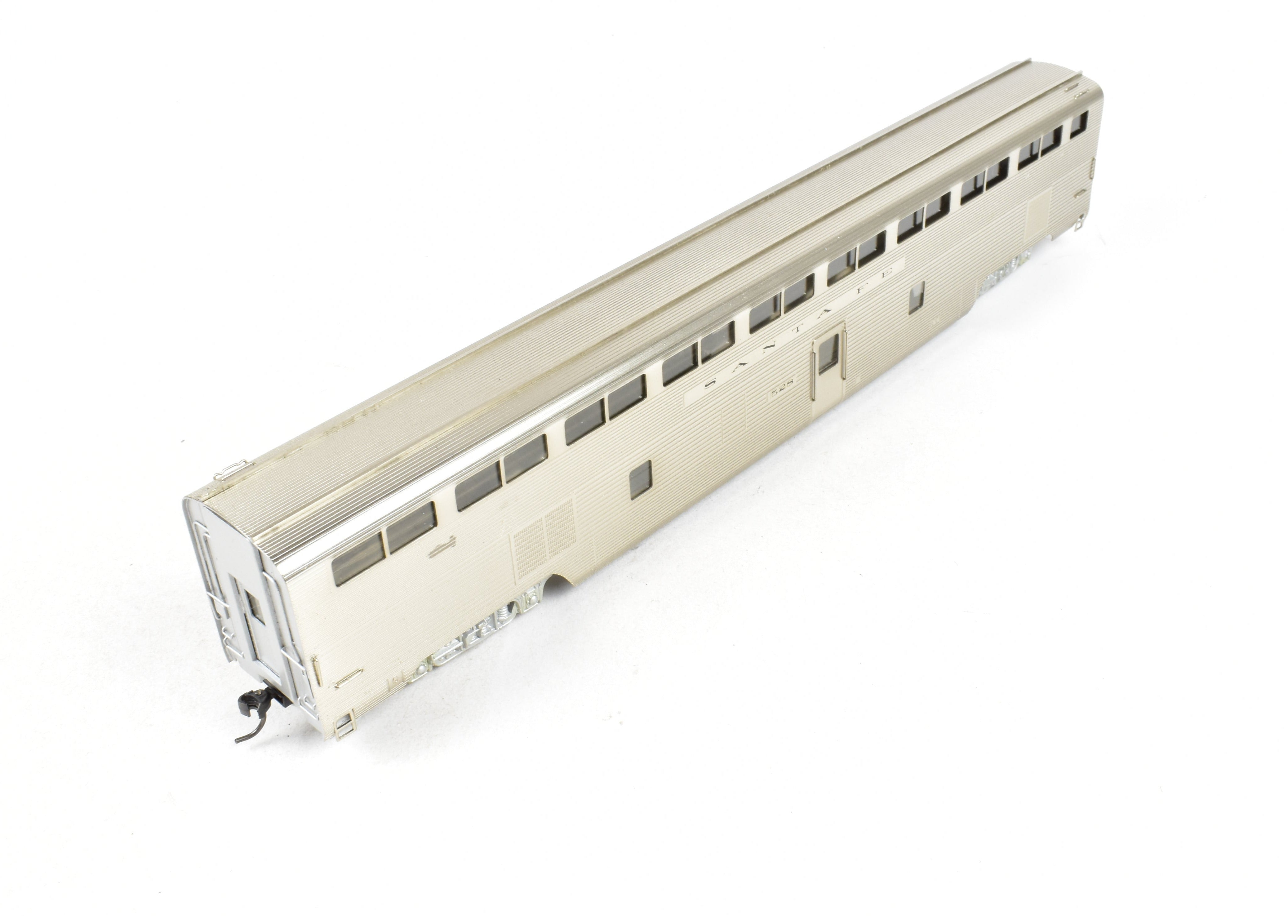 HO Scale Brass Model - Hi - Country Brass ATSF Santa Fe 500 Series High - Level Transition Chair Car Number 528