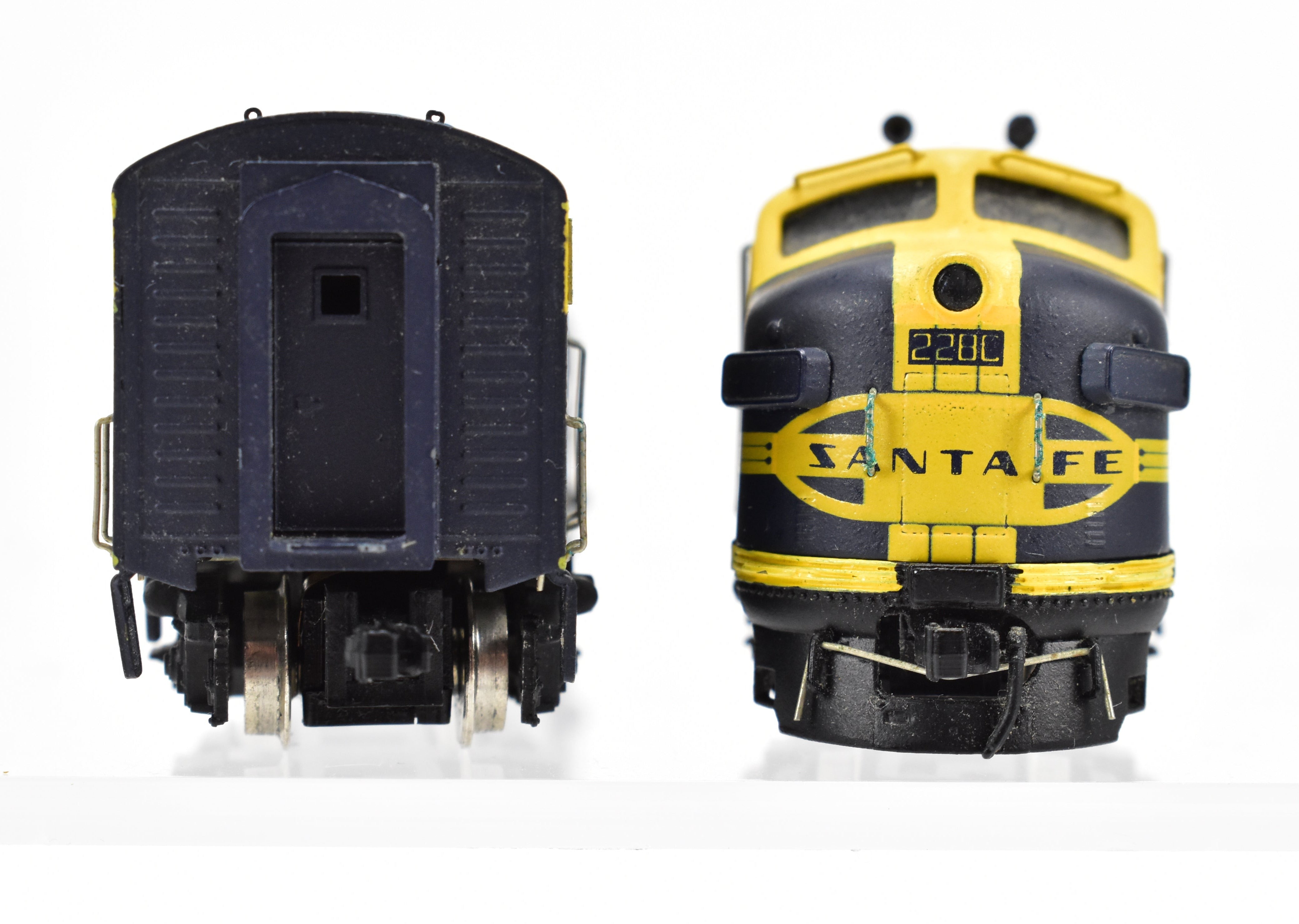 AT&SF Santa Fe EMD F - 7 A/B Set in FP Blue and Yellow by Brass Key Imports