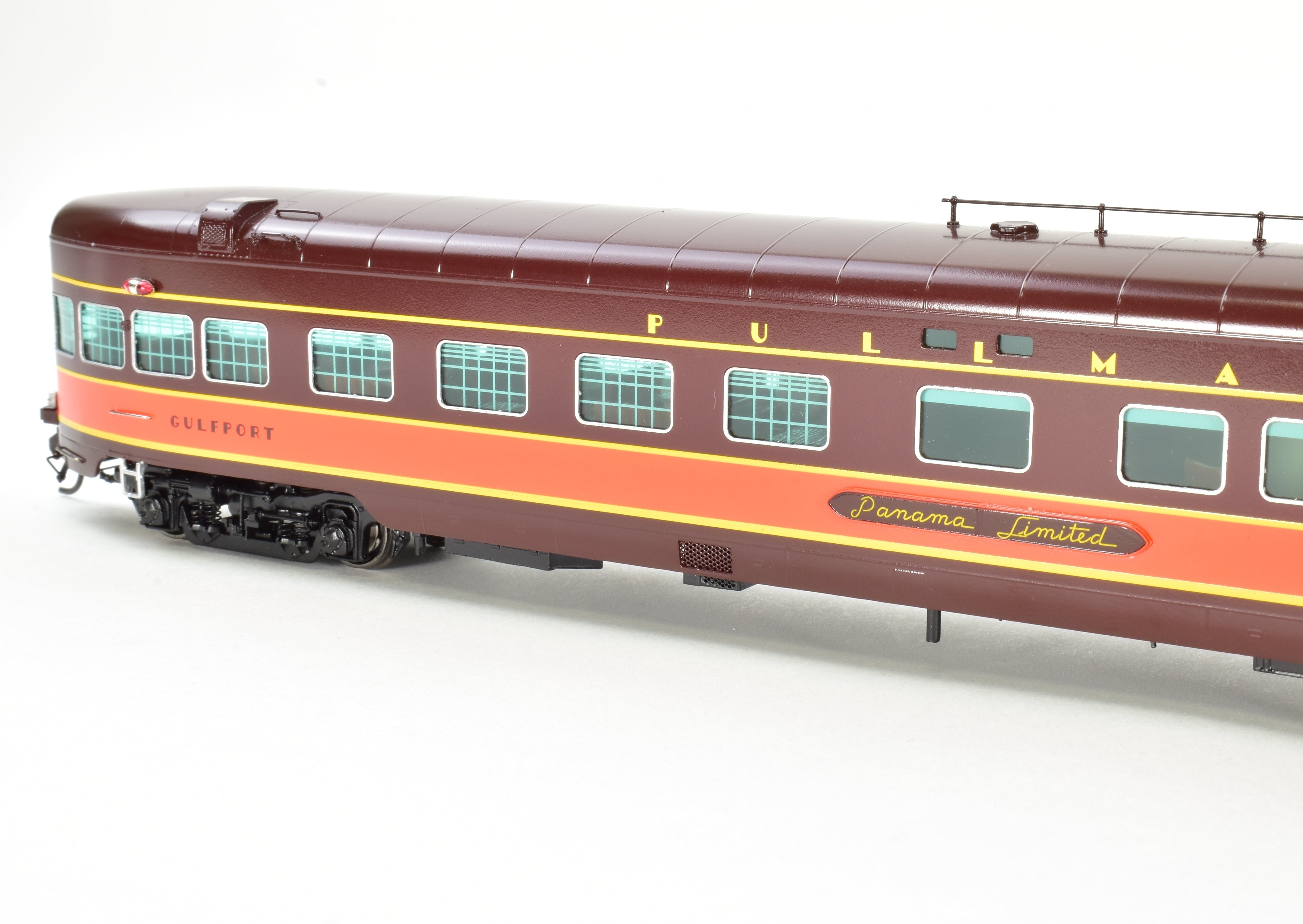 HO Scale Brass Model Train Set - Railway Classics Illinois Central 1942 Panama Limited 10-Car Set with EMD E6 AA Set F/P, Featuring ESU DCC & Sound System