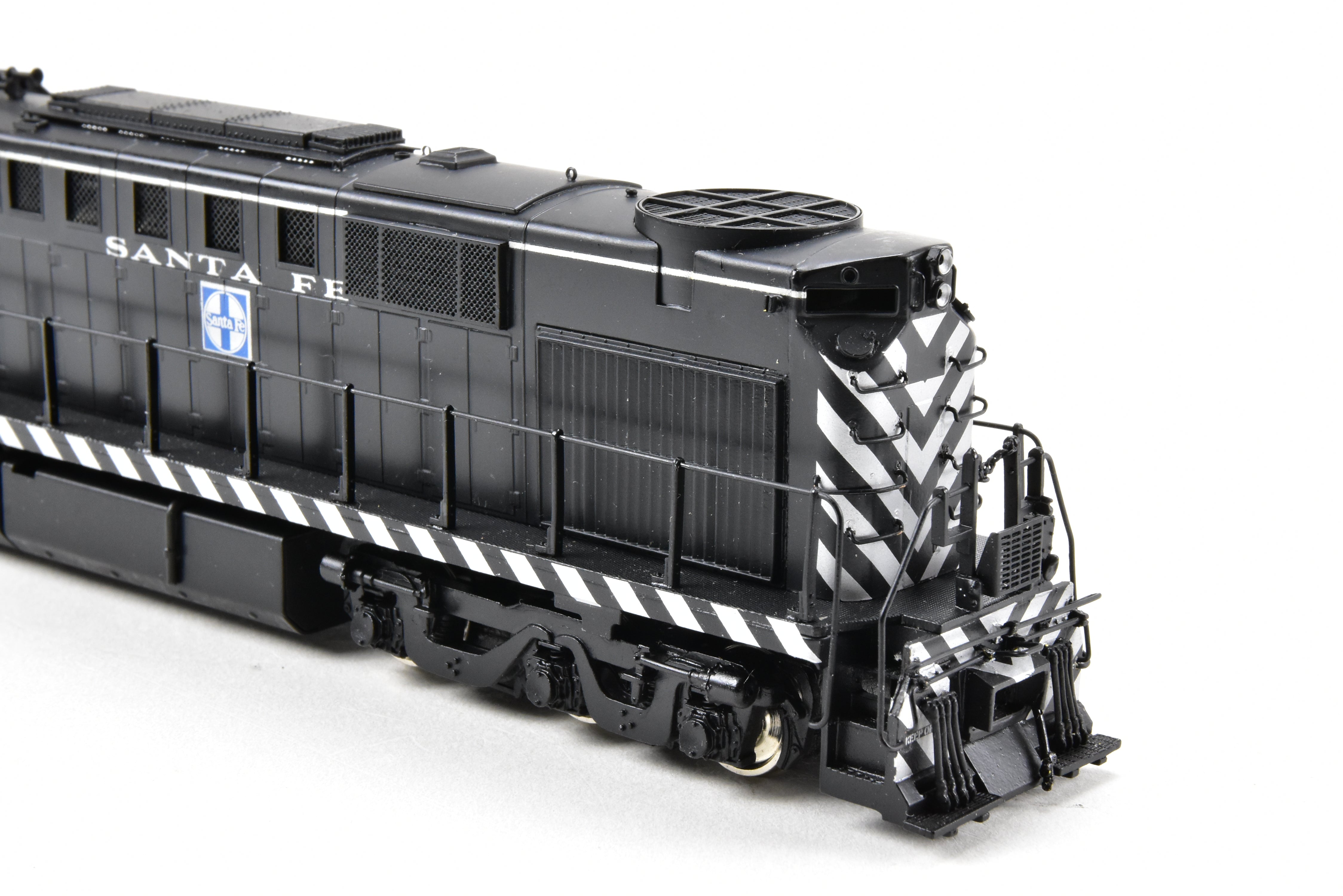 HO Scale Brass Model Train Imported by Brass Key Imports - ATSF Santa Fe RSD - 15 (DL - 600B) Low - Hood Custom Series #69 Factory - Painted But Un - Numbered Model
