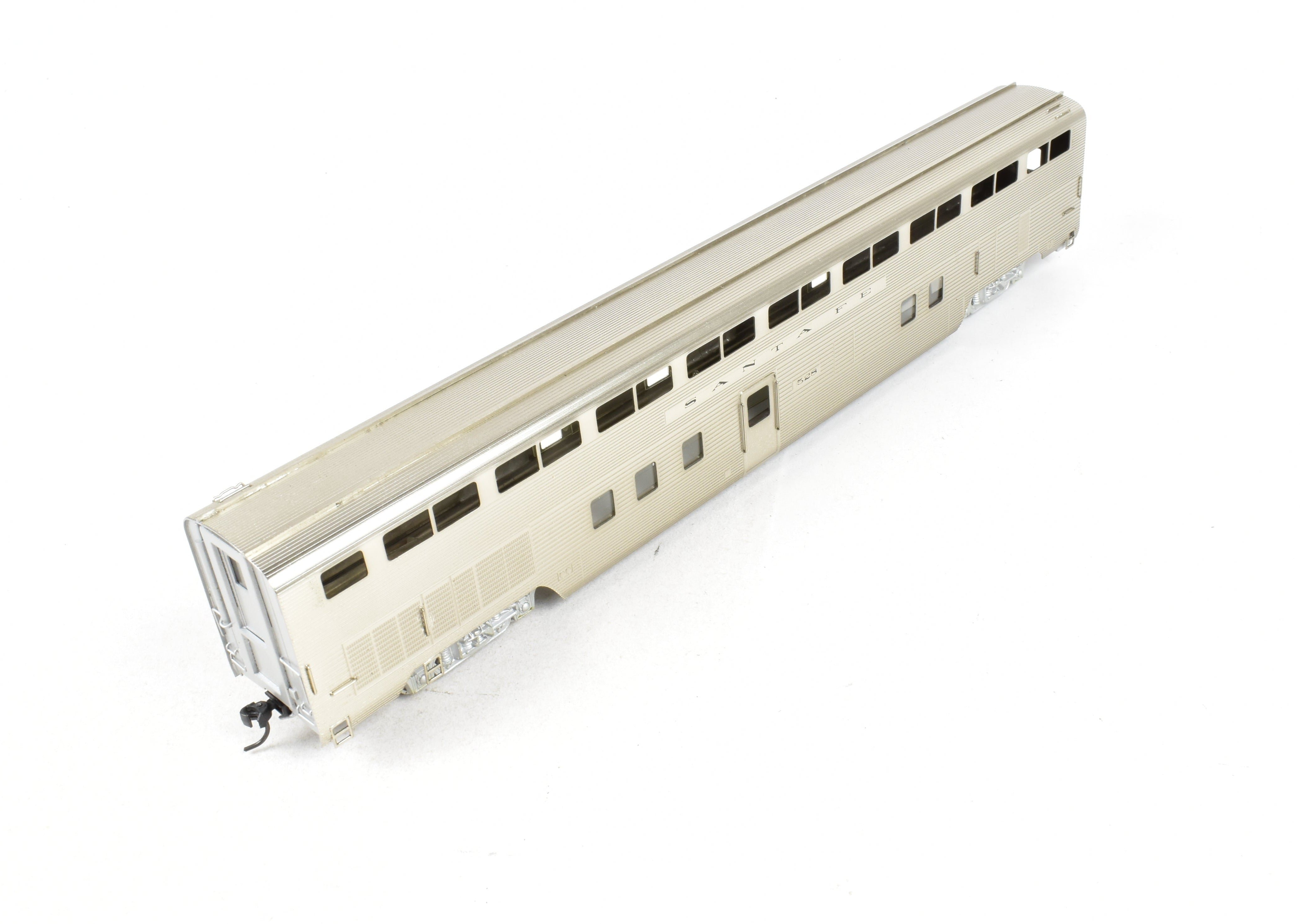 HO Scale Brass Model - Hi - Country Brass ATSF Santa Fe 500 Series High - Level Transition Chair Car Number 528