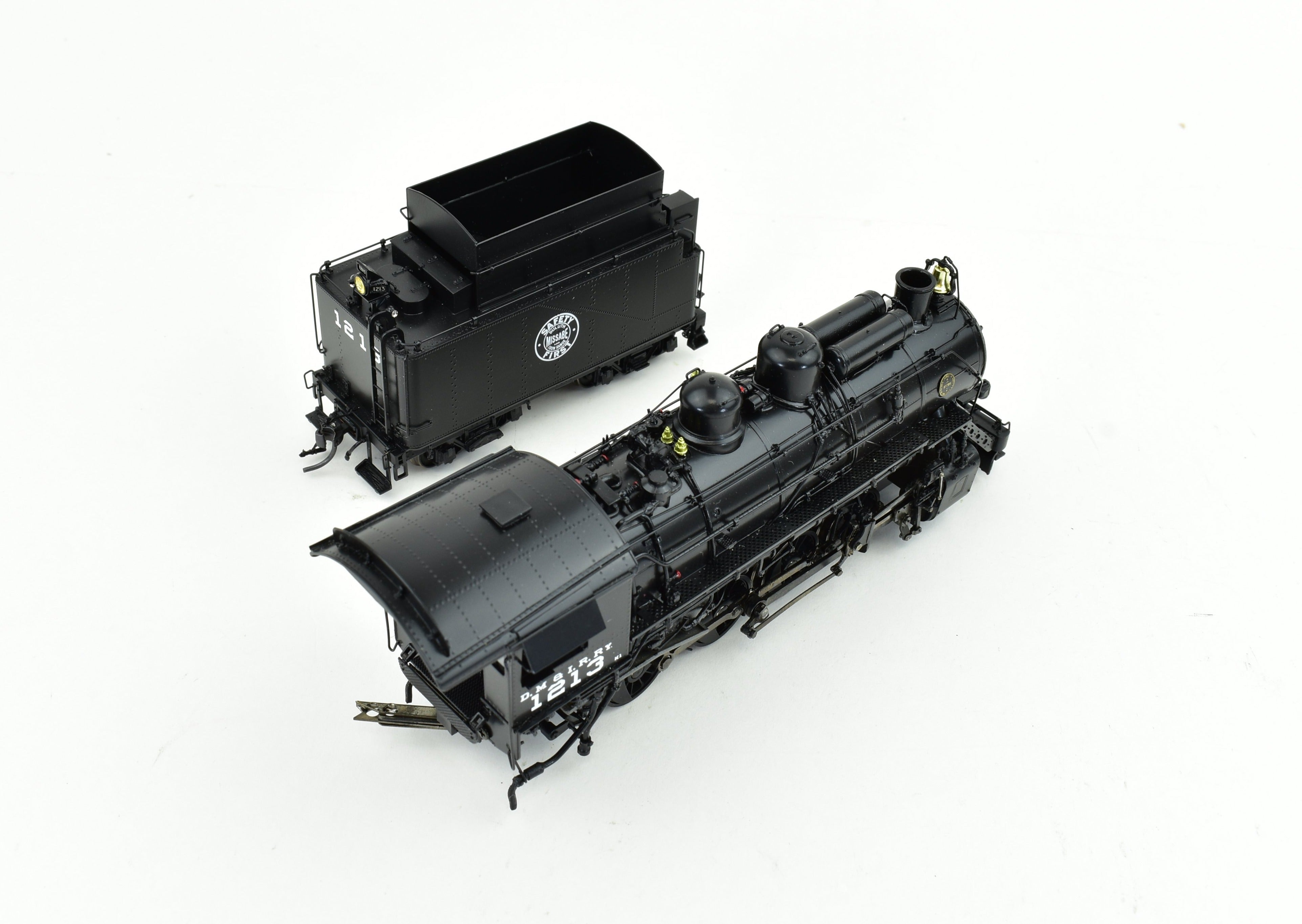 High - Quality HO Scale Brass Precision Scale Co. DM&IR 2 - 8 - 0 Late Version Factory - Painted Model Train #1213 by Precision Scale Co.