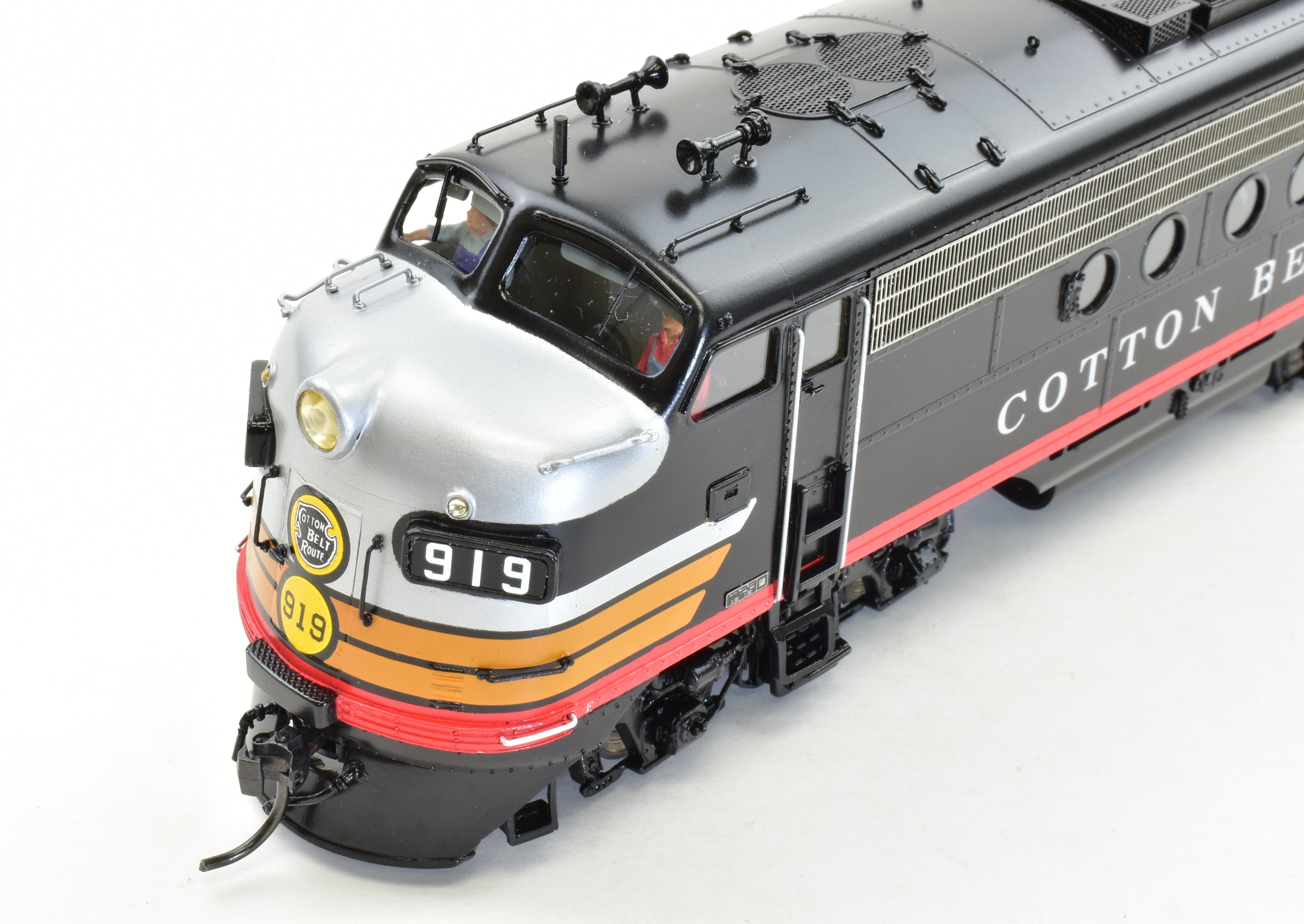 High - Quality HO Scale Brass Division Point DVP Model - Cotton Belt EMC FTA/B Set with Factory Painting