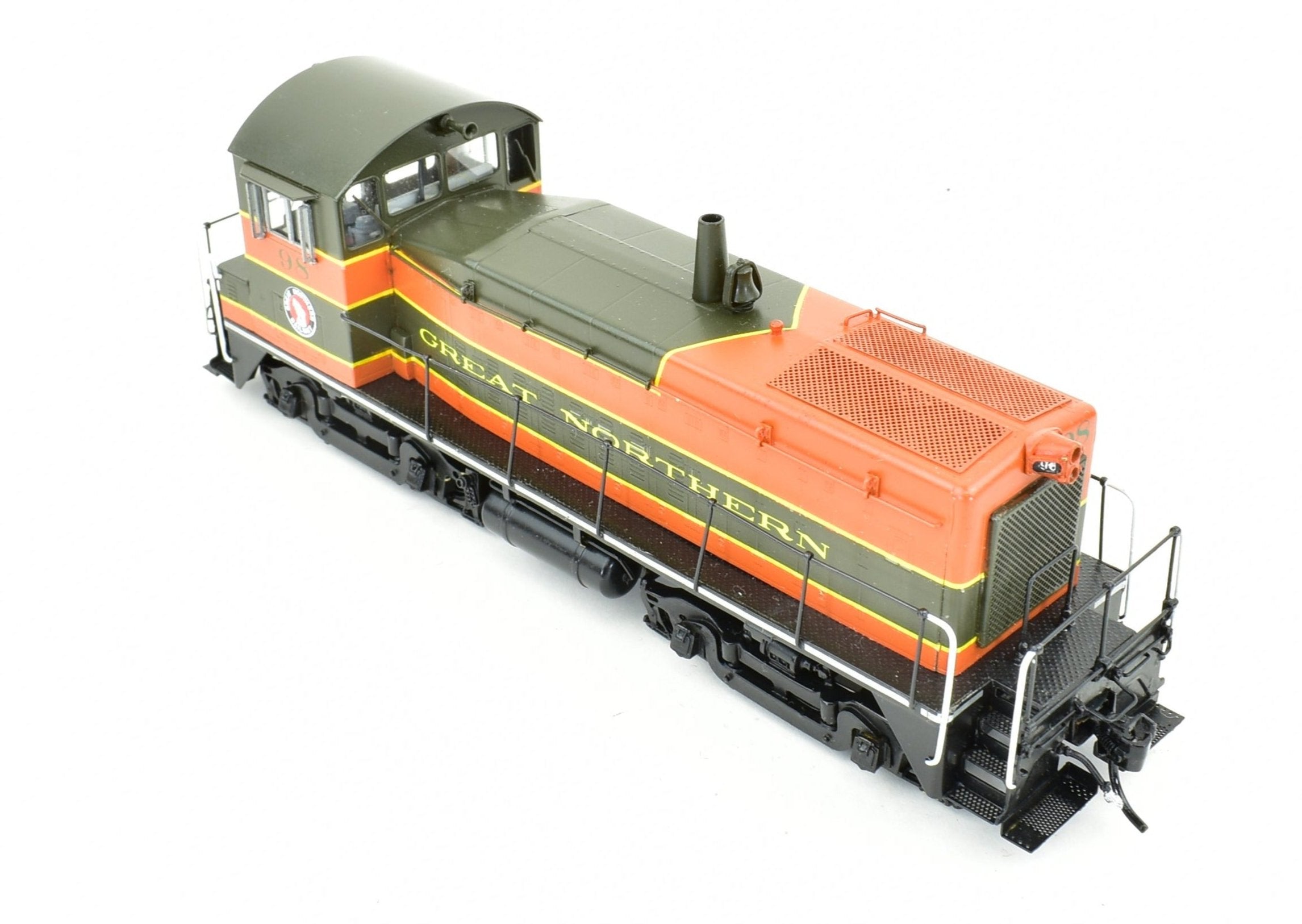 HO Scale Brass Great Northern EMD SW-8 800HP Pro-Painted Switcher by Oriental Limited