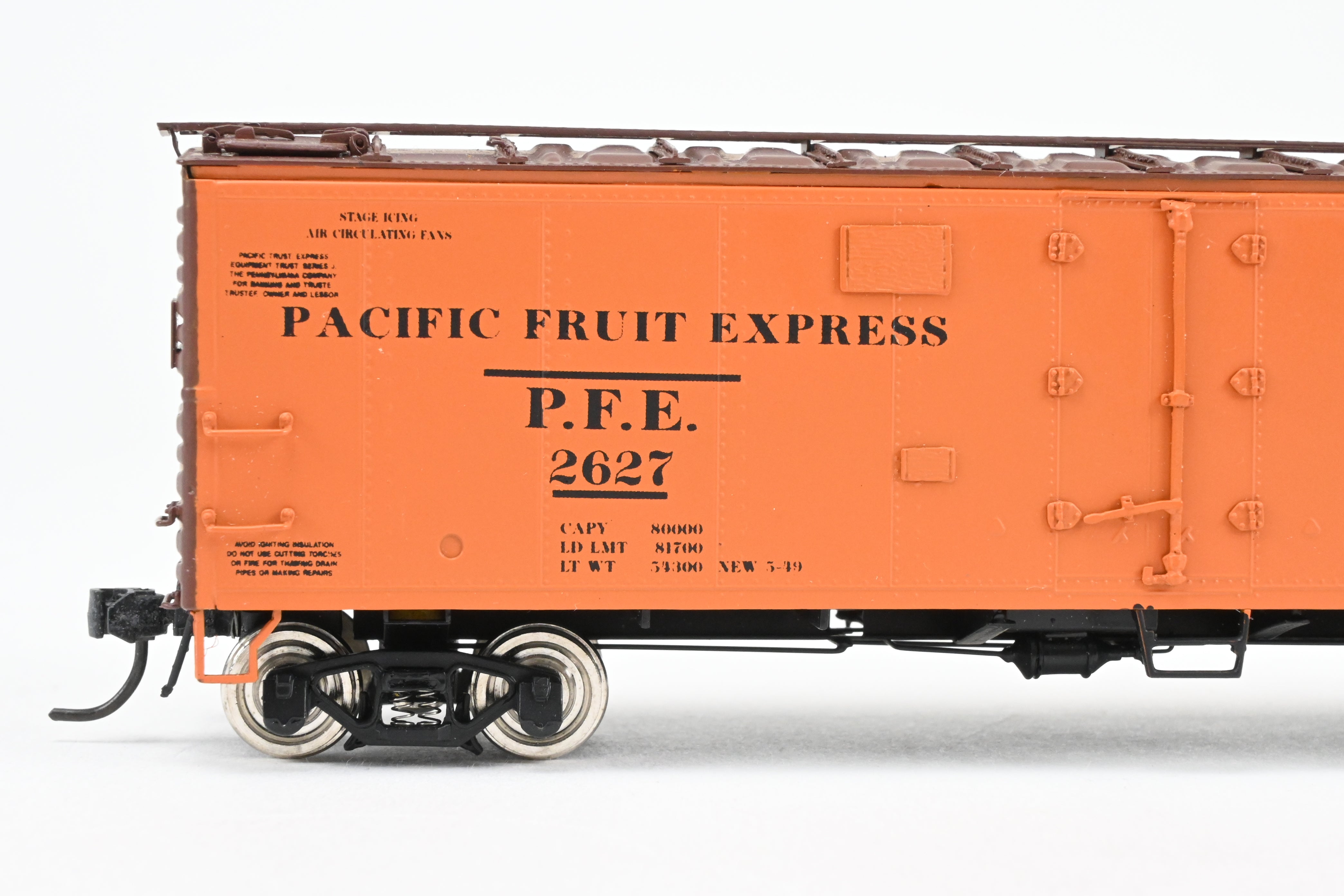 High - Quality HO Scale Brass CIL - Challenger Imports PFE - Pacific Fruit Express R - 40 - 25 Refrigerator Car Model, FP #2627