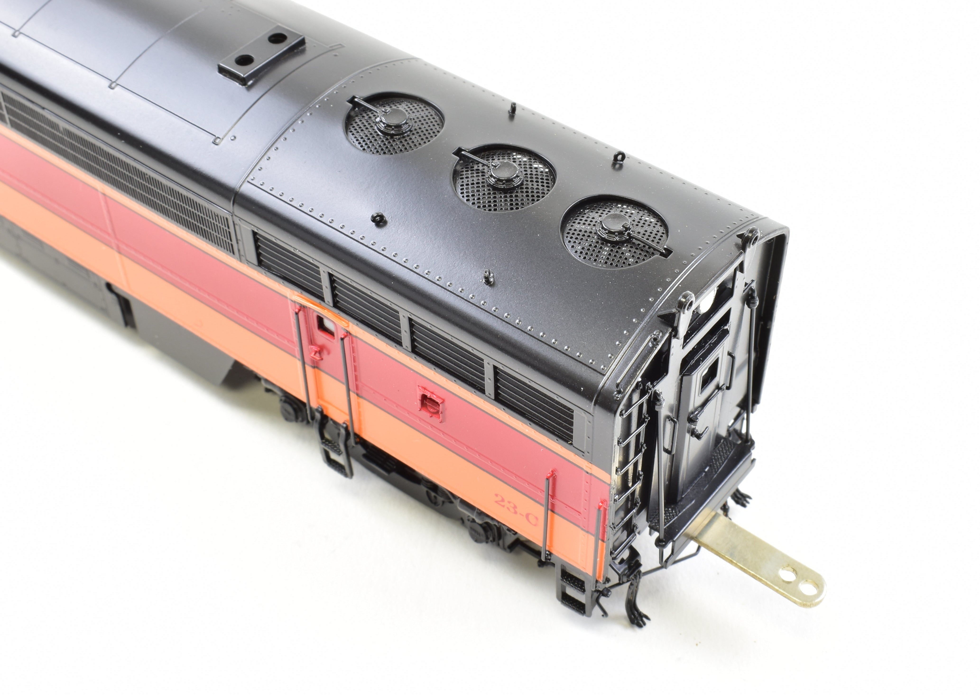 HO Scale Brass Diesel Locomotive Model by Overland Models Inc. - Milwaukee Road Fairbanks Morse CFA 16 - 4 Factory Painted
