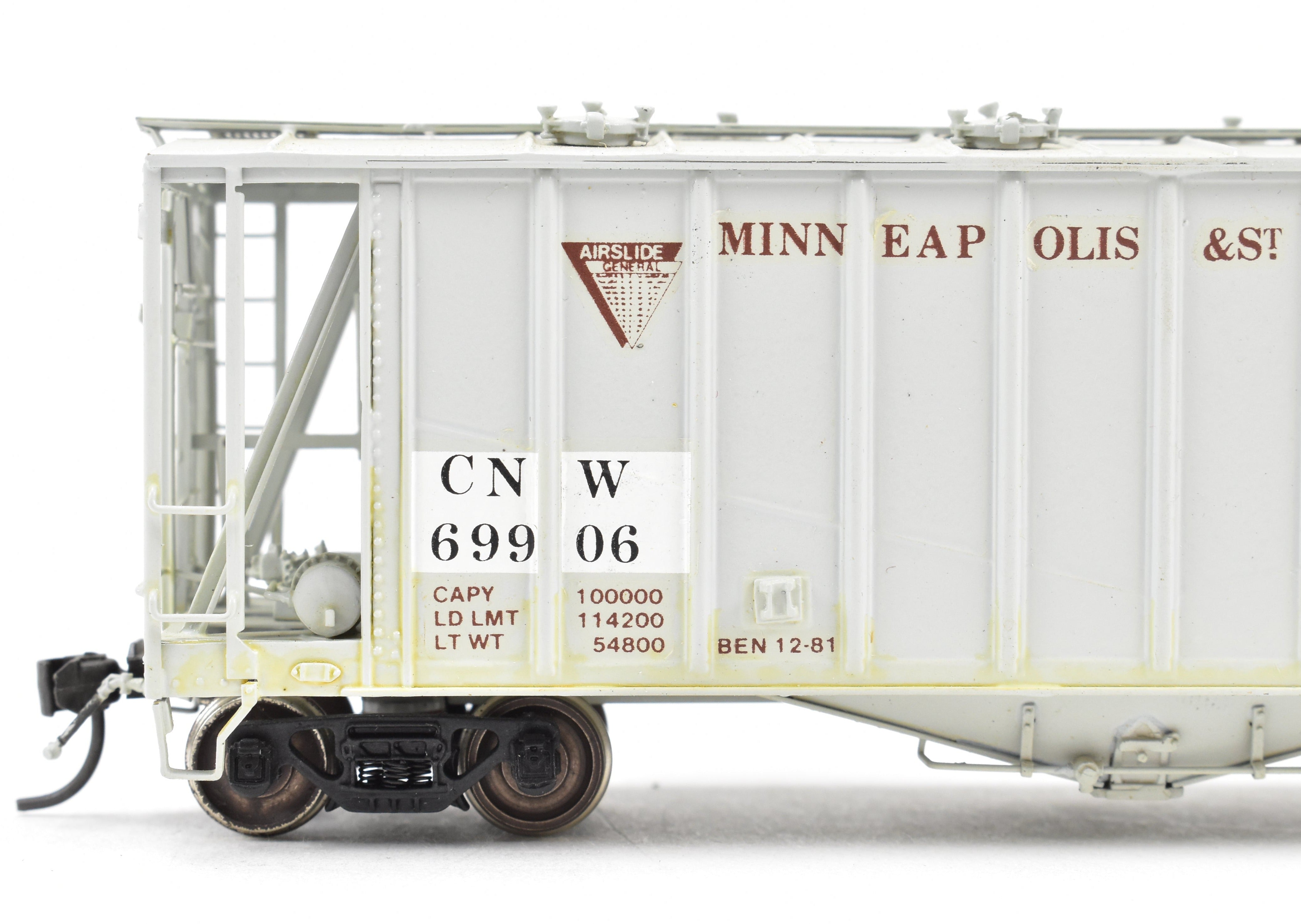 HO Brass OMI Airslide Covered Hopper - M&StL with C&NW Patch CP 69906