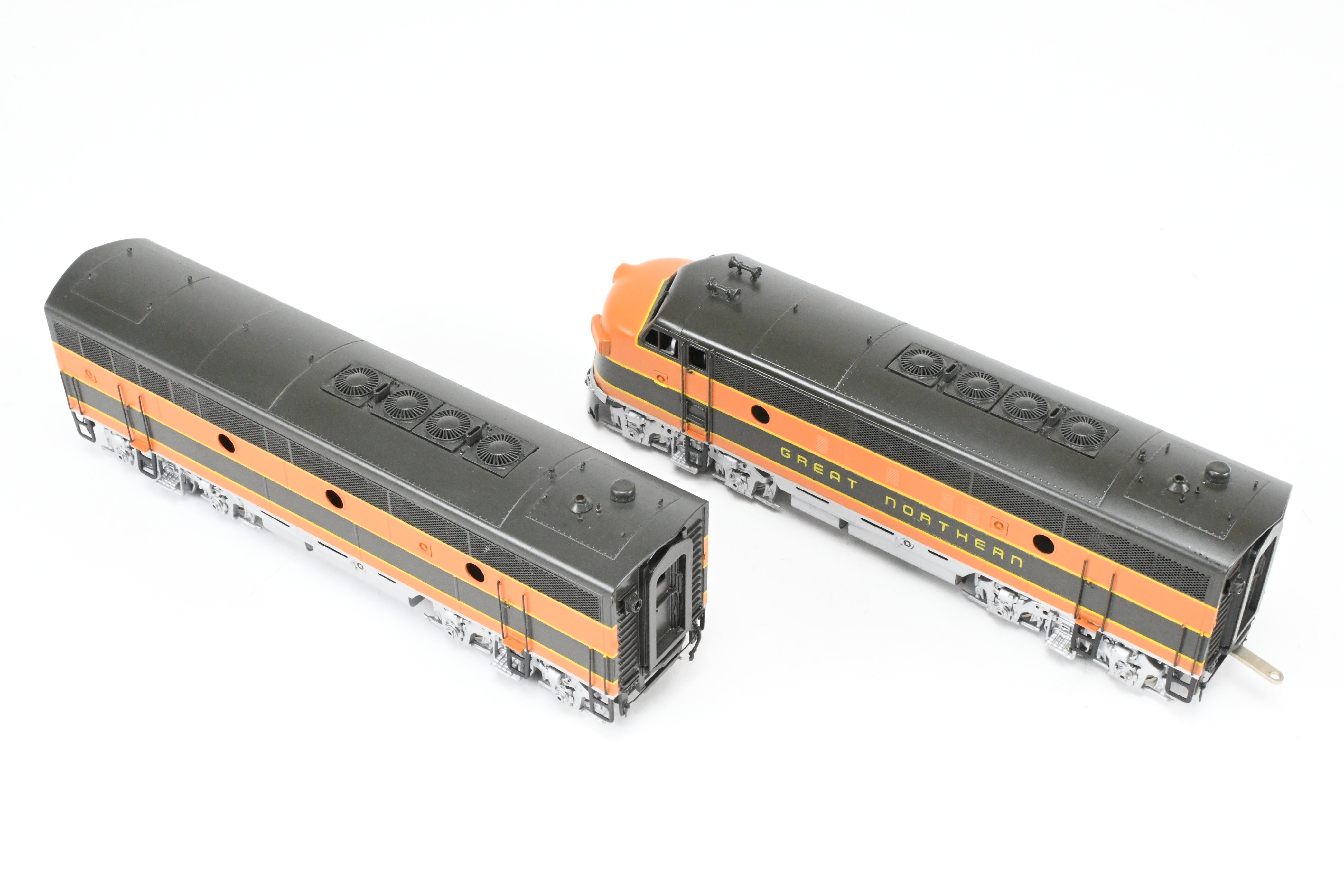 HO Scale Brass Model Train - Oriental Limited Great Northern EMD F3A/F3B 1500 HP Phase II/III FP Passenger Scheme Replica