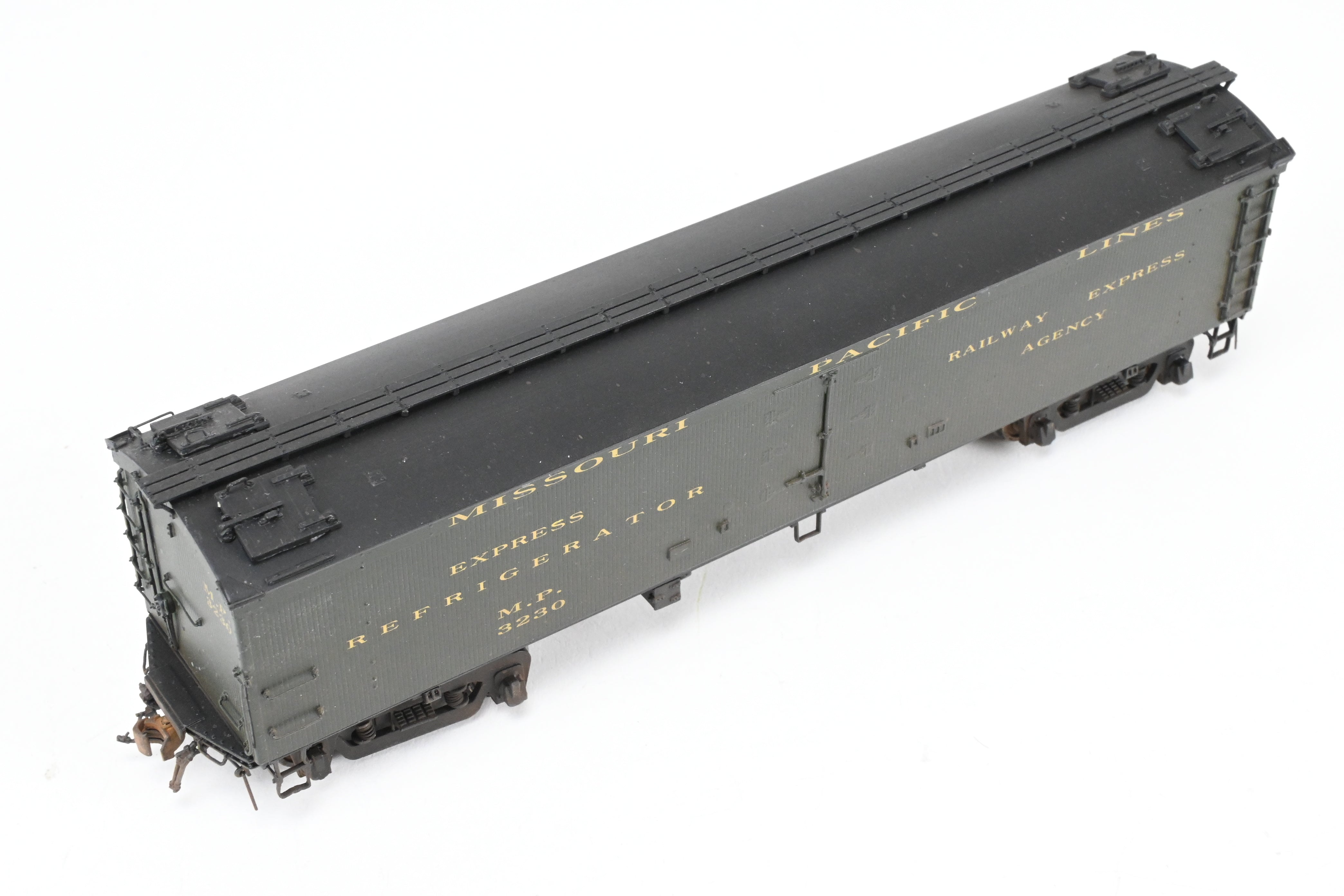 High - Quality HO Scale Brass Precision Scale Co. Missouri Pacific BR Class 53' 6 Reefer Model with Miner Brake System and FP Feature