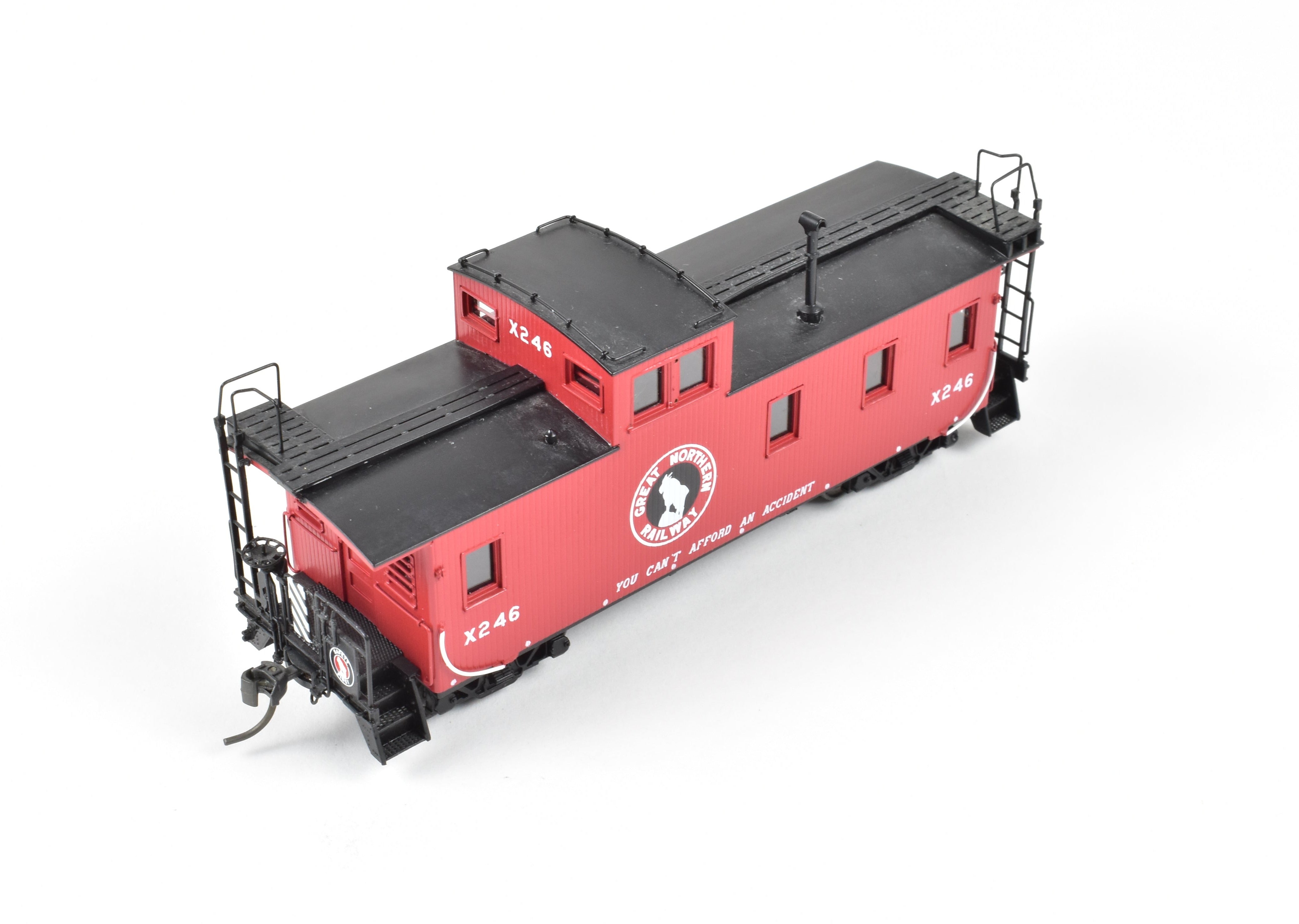HO Brass OMI Overland Models' Great Northern 30' Lighted Wood Sided Caboose #X246