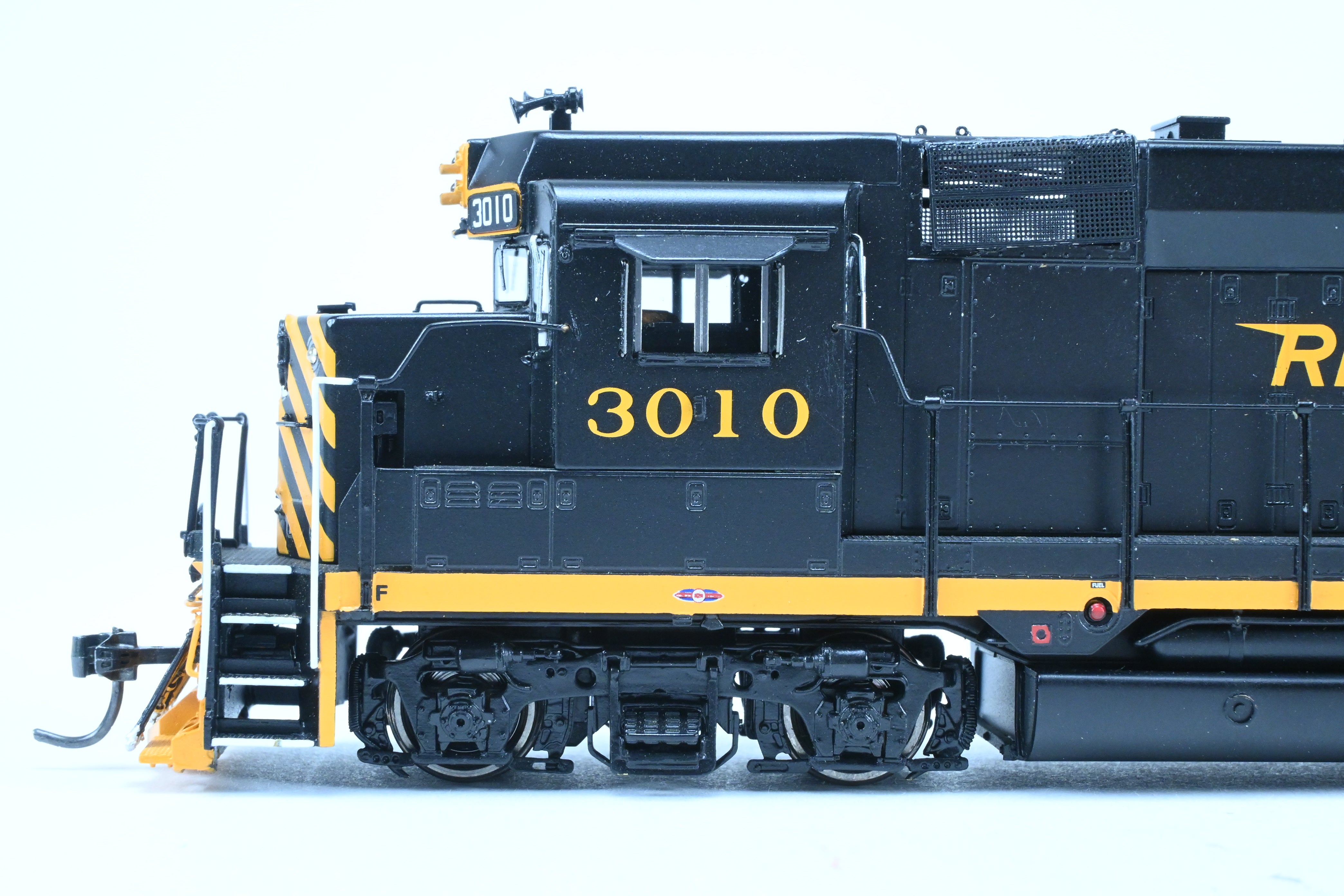 HO Scale Brass Locomotive Model - Overland Models, Inc. D&RGW - Denver And Rio Grande Western EMD GP30 FP in Striking Black/Orange Color Scheme #3010 Equipped with SoundTraxx DCC & Sound System