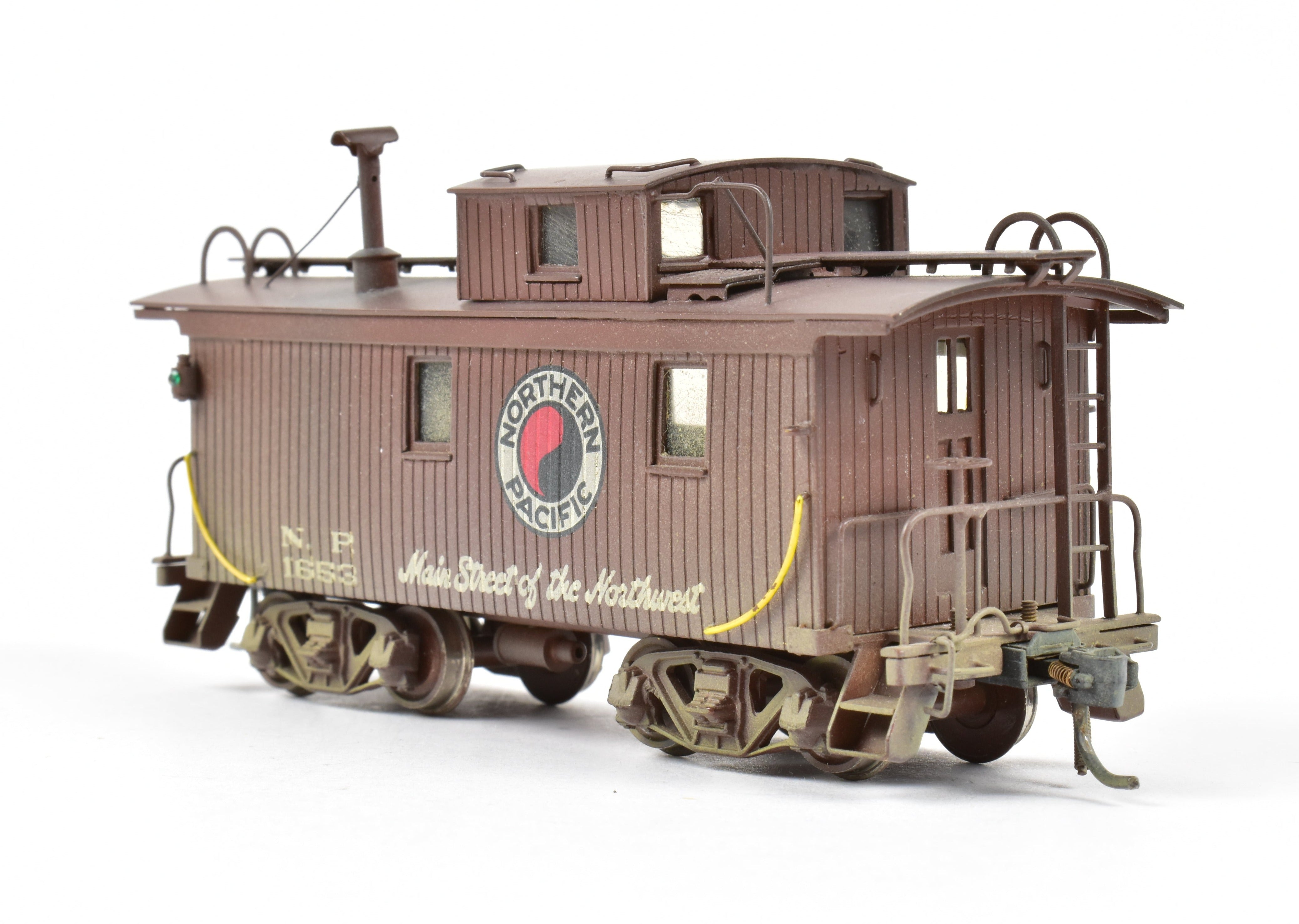 HO Scale Brass PFM - United Custom - Painted Northern Pacific Wood Caboose Model for Train Enthusiasts