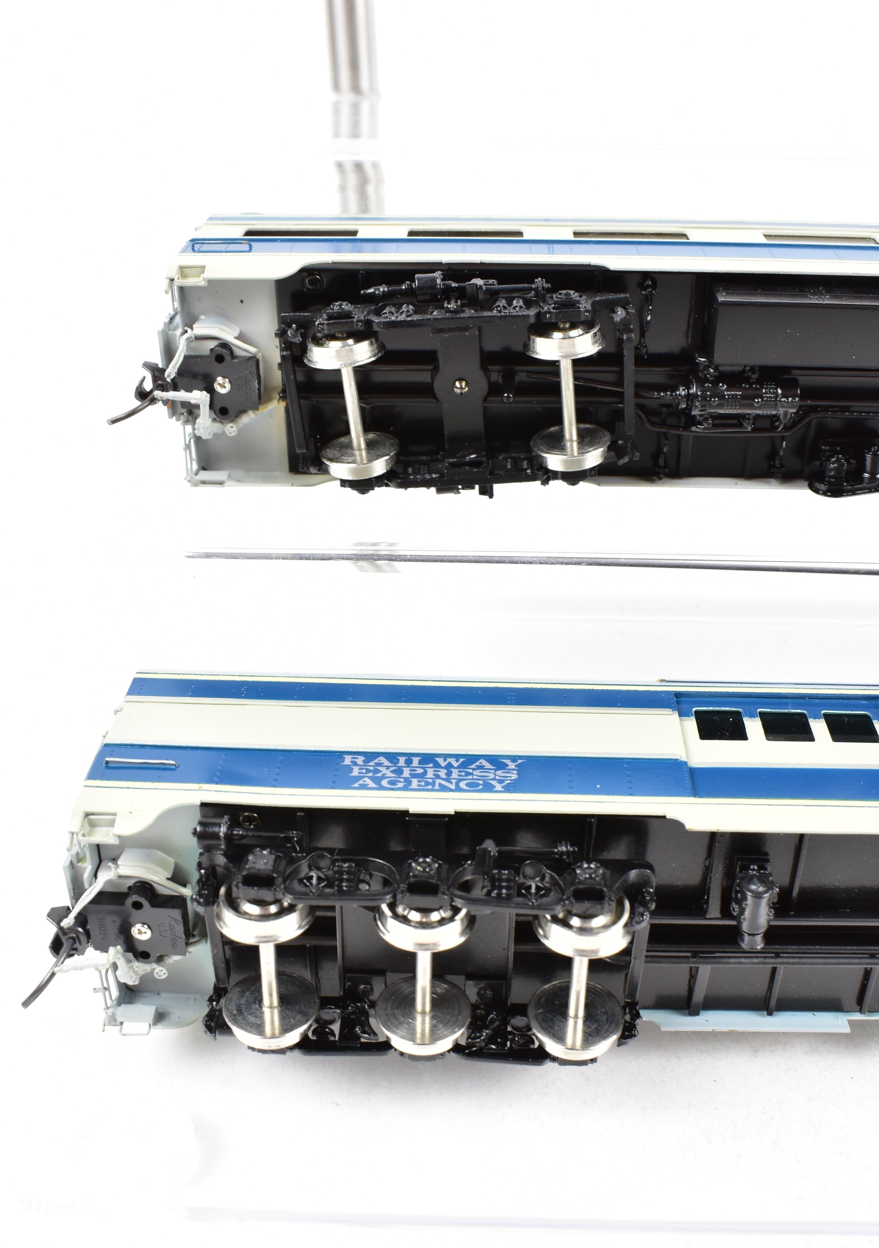 HO Scale Brass Model Train - Hallmark Models MP - Missouri Pacific and T&P - Texas & Pacific Texas Eagle Section 1 Four-Car Set for Model Train Enthusiasts