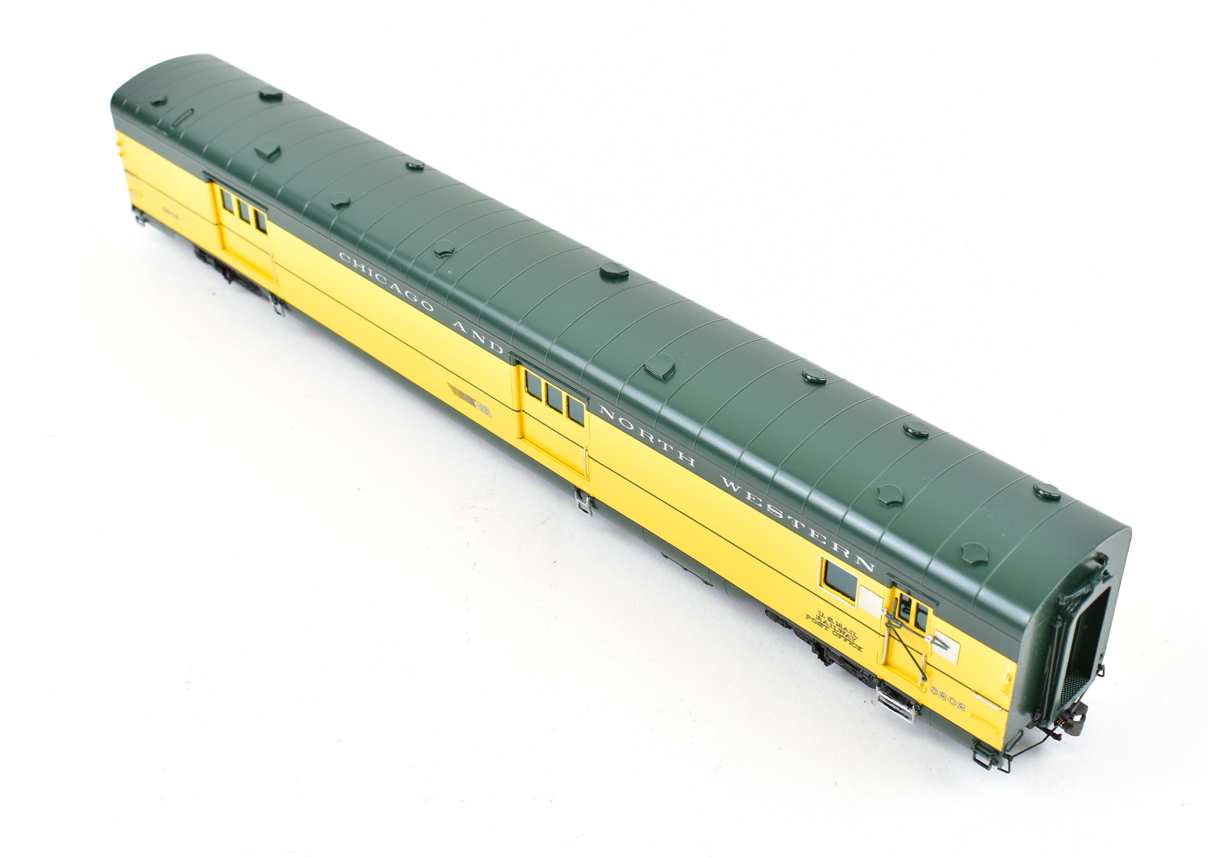 HO Scale Brass C&NW Chicago and North Western 400 Baggage 15' Mail RPO Car #8202