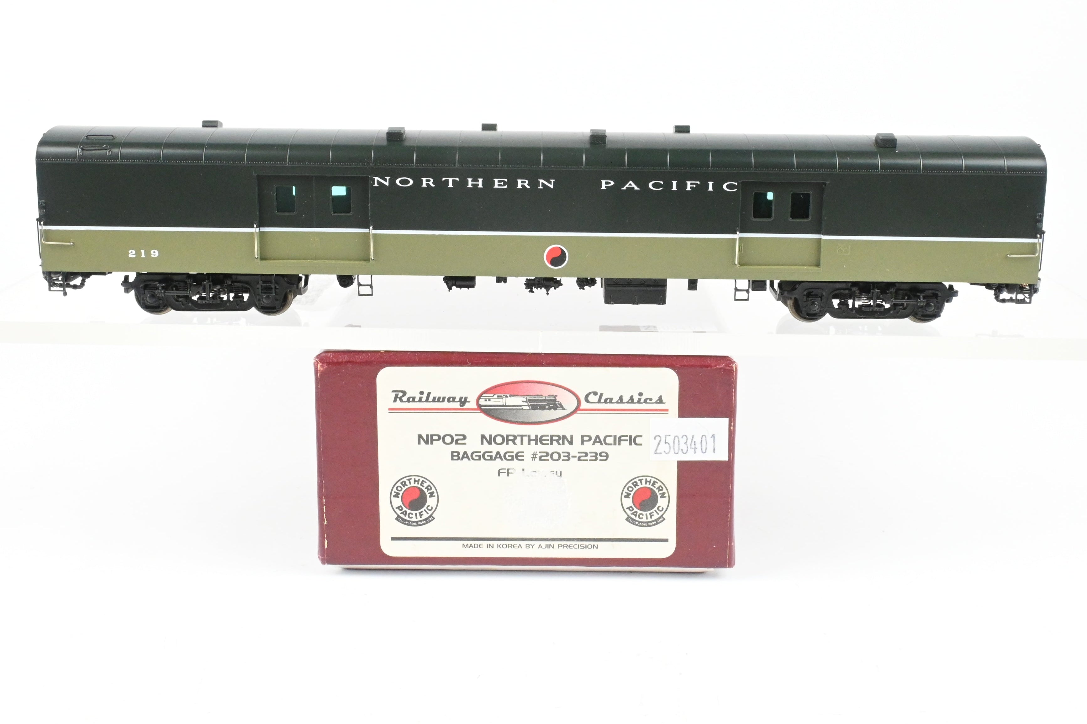 HO Brass Railway Classics - Northern Pacific Baggage Car No. 219 in Loewy Scheme