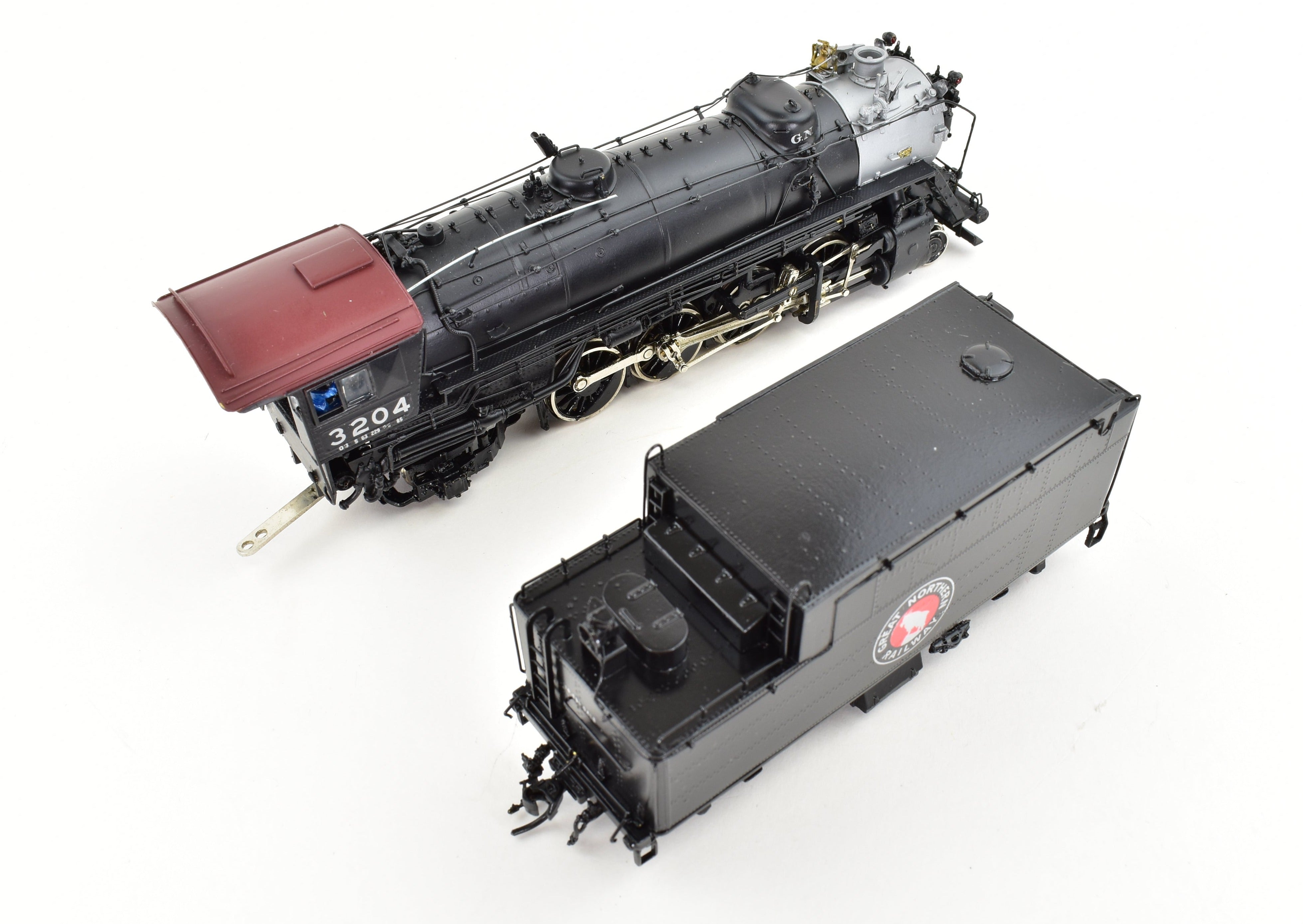 HO Scale Brass OMI - Overland Models GN - Great Northern O - 3 USRA Heavy 2 - 8 - 2 Custom Painted Model Train in ReBoxx Packaging