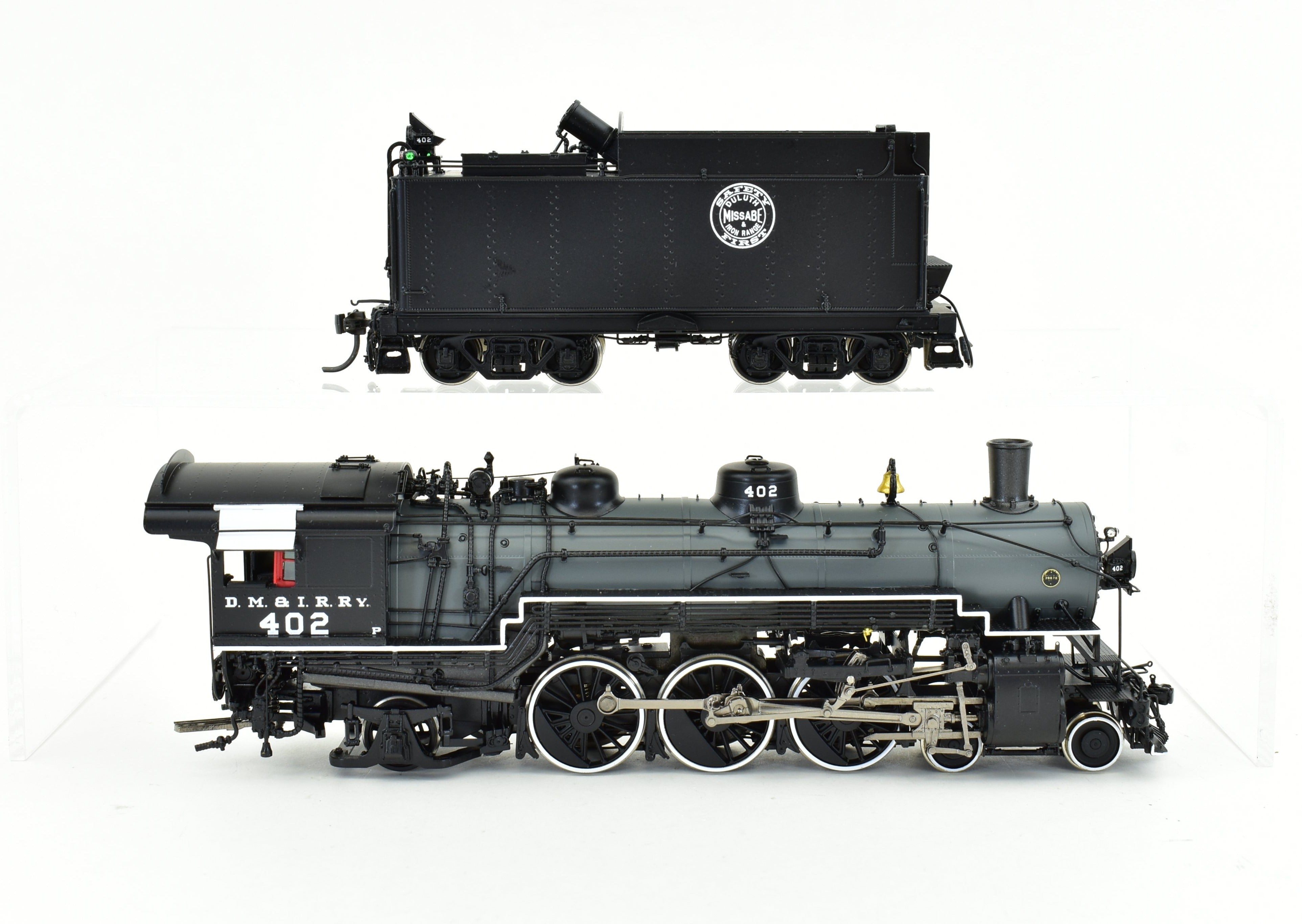 HO Scale Brass Steam Locomotive - Division Point DM&IR - Duluth Missabe & Iron Range Class P 4-6-2 #402 with Grey Boiler Scheme and Front Pilot