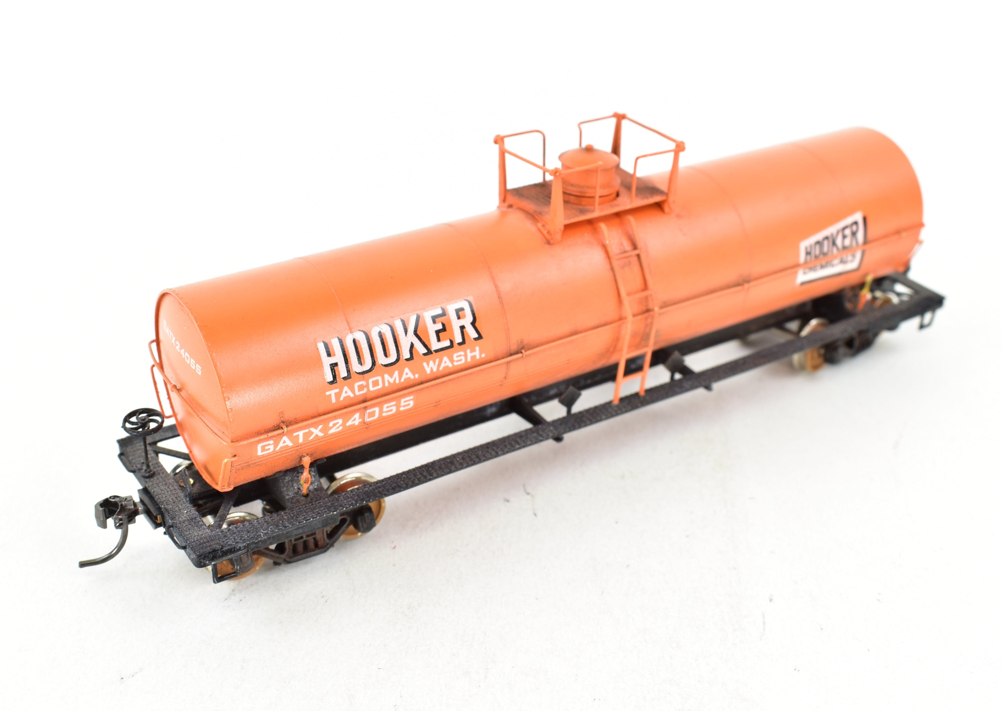 HO Scale Brass Precision Scale Co. 12,000 Gallon Weathered Orange Hooker Chemicals Tank Car Model with FP Design