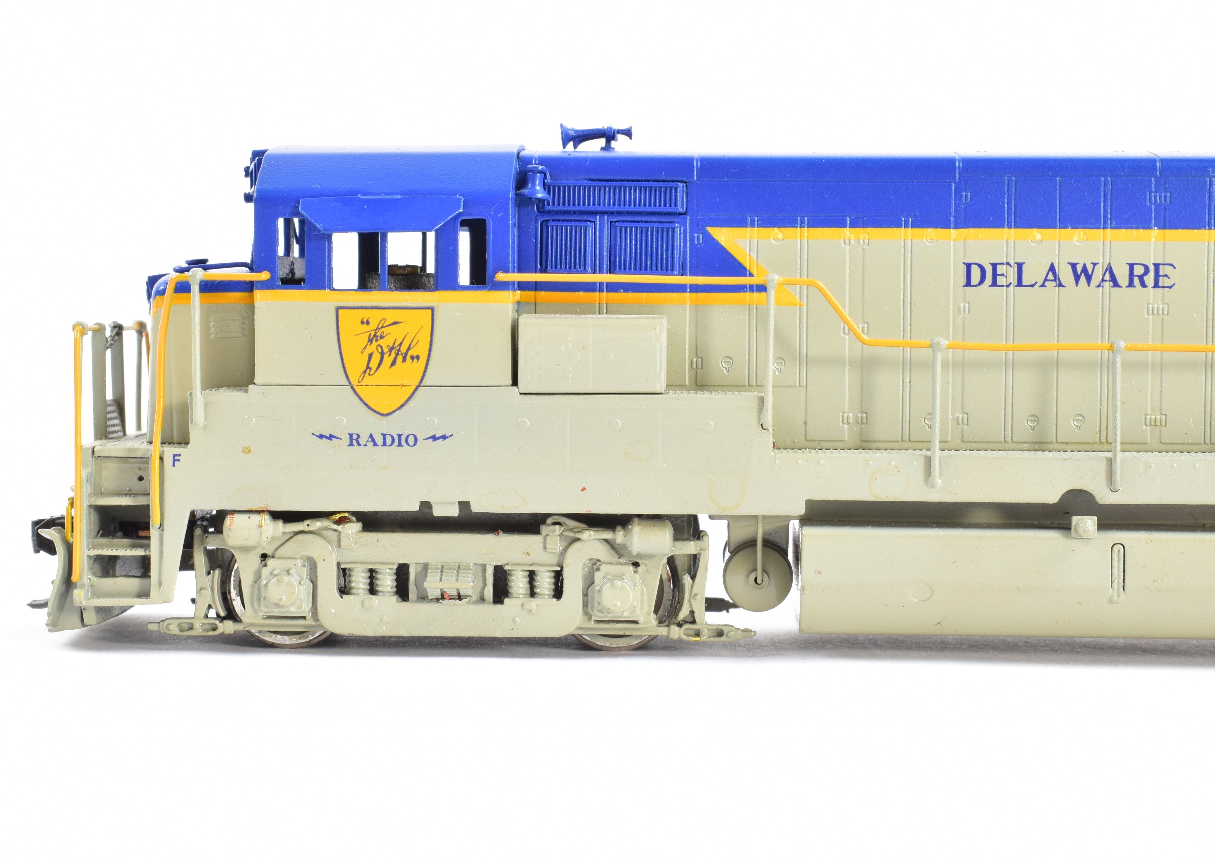 HO Scale Brass Oriental Limited Delaware & Hudson GE U-30B 3000 HP Low Hood Road Switcher Model Locomotive Custom Painted with Number 312