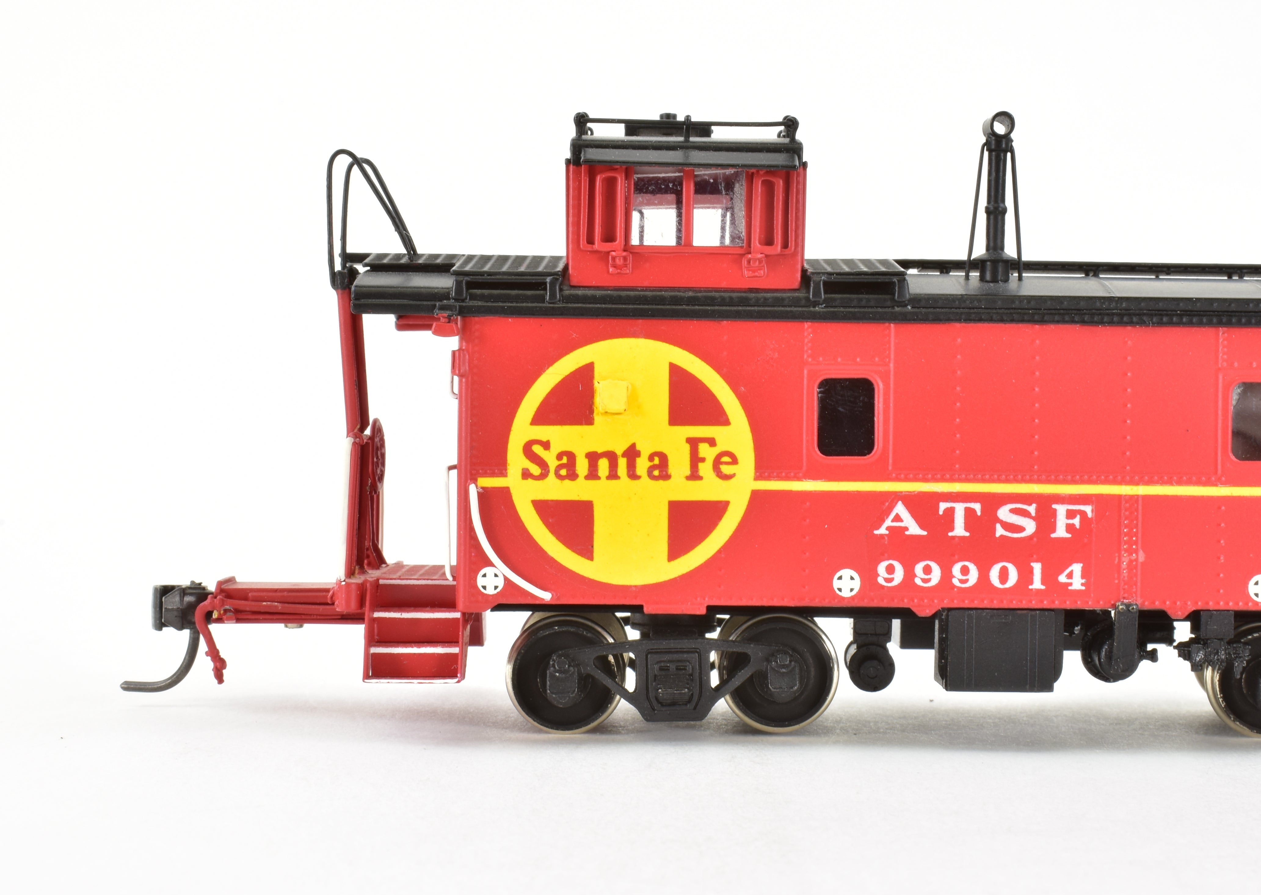 HO Scale Brass ATSF Santa Fe Modern Round Roof Caboose by Oriental Limited, Factory Painted