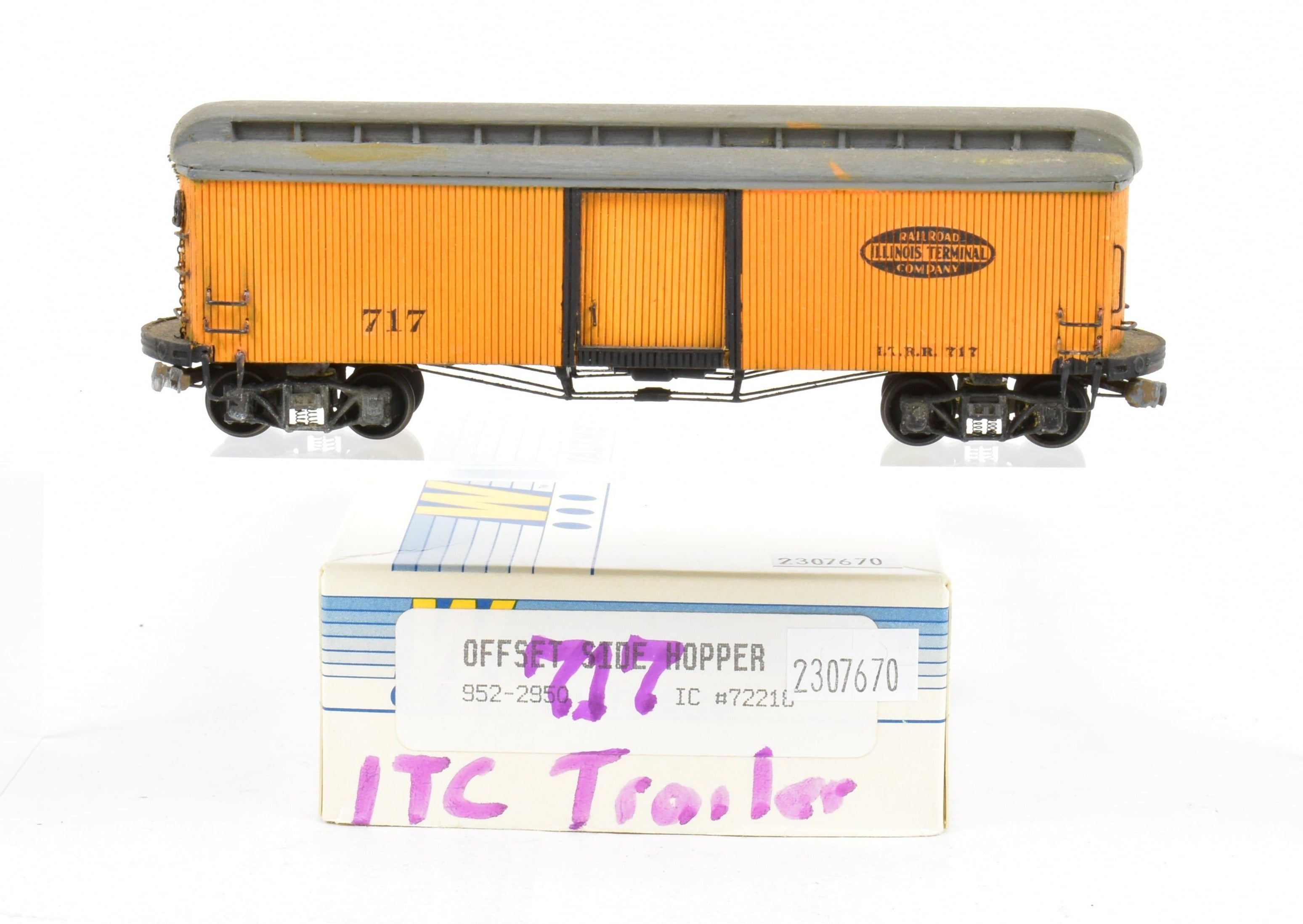 HO Scale La Belle Woodworking Illinois Terminal System Freight/Baggage Trailer Model Kit, Built and Painted, #717