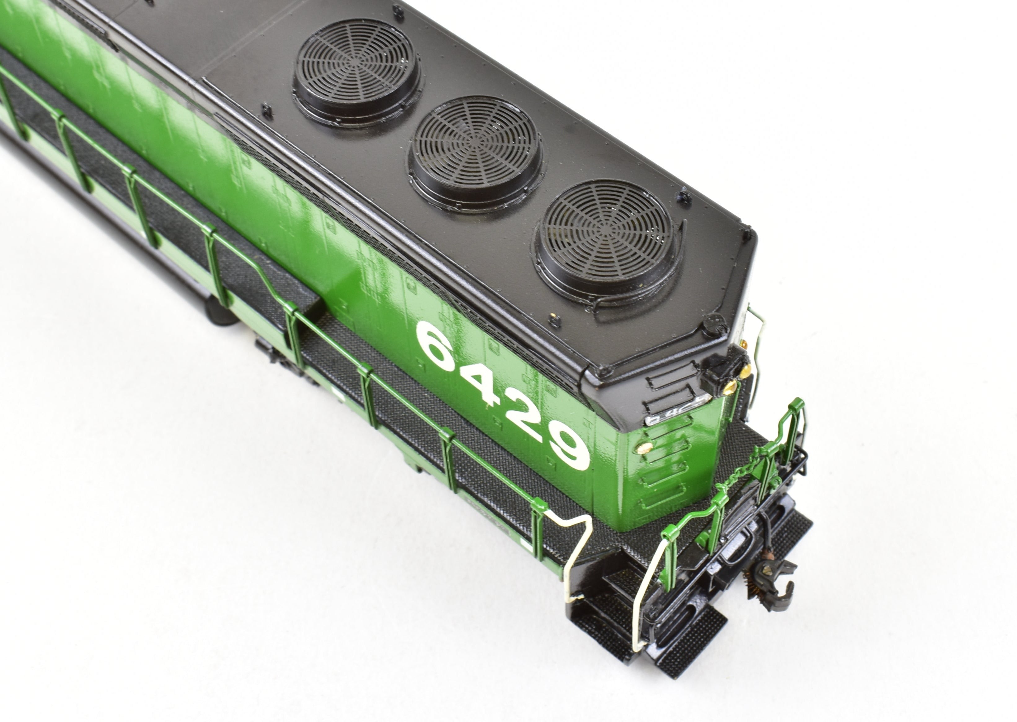 HO Brass Oriental Limited Pro-Painted EMD SD45 3600 HP Low Hood Burlington Northern & NP Version