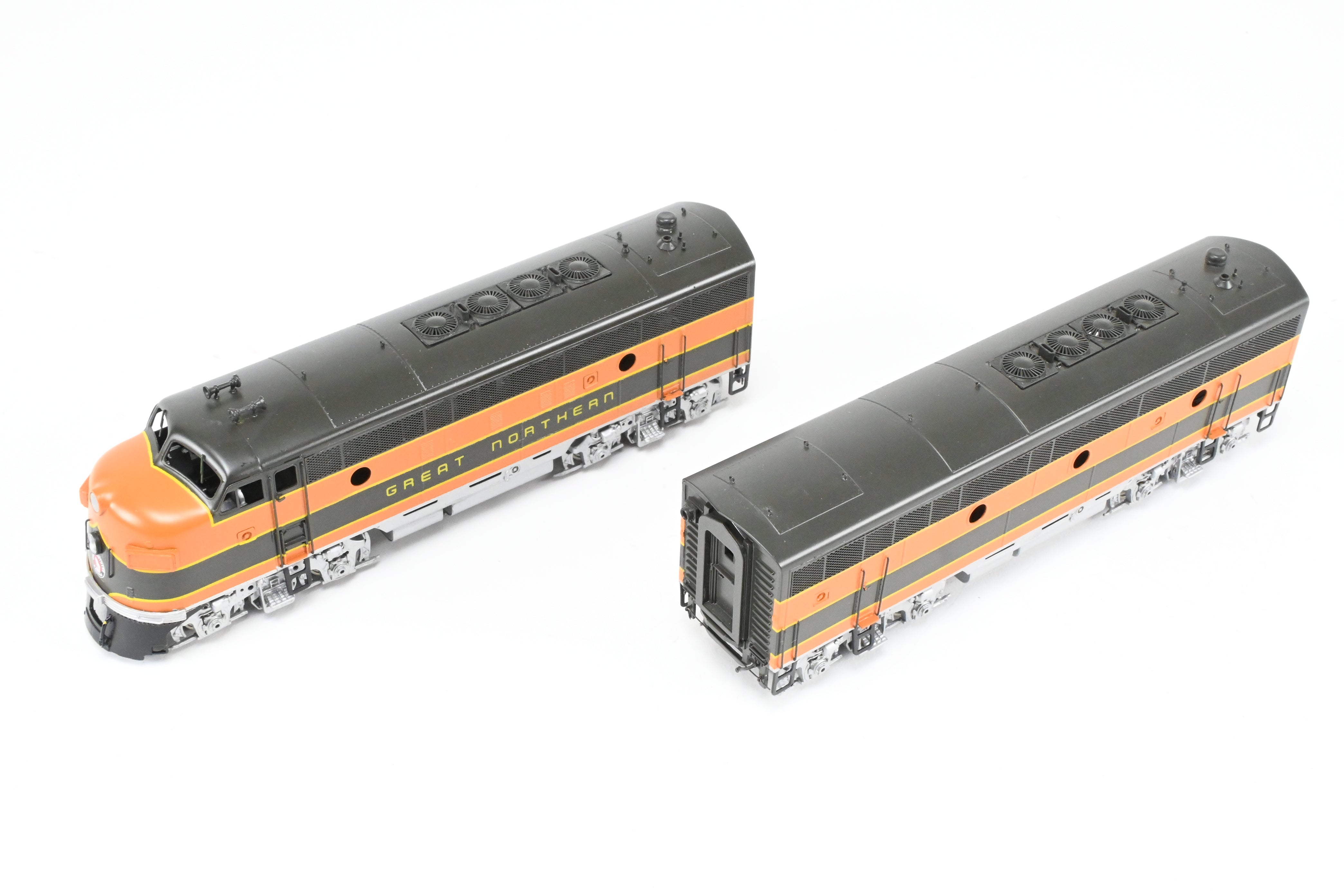 HO Scale Brass Model Train - Oriental Limited Great Northern EMD F3A/F3B 1500 HP Phase II/III FP Passenger Scheme Replica