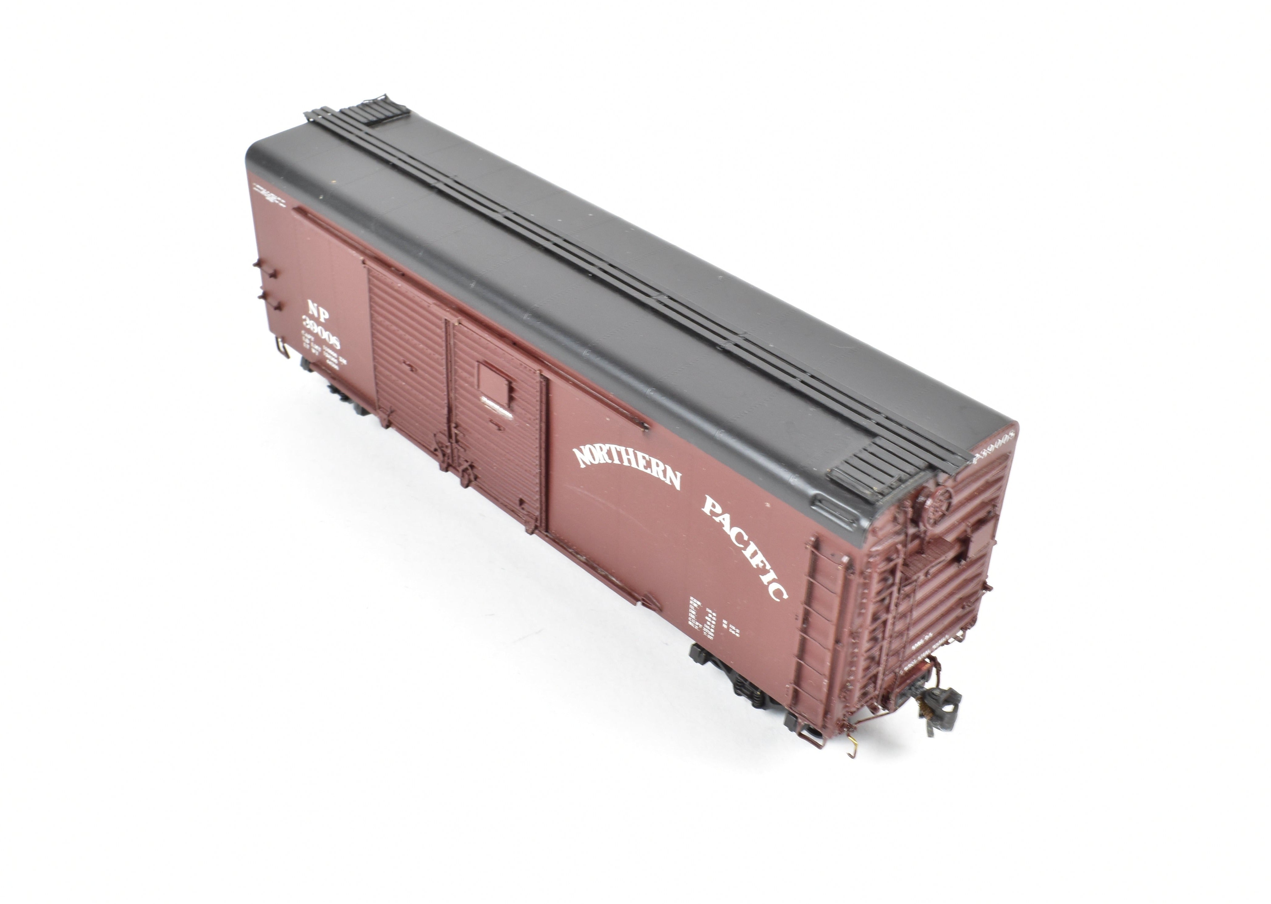 HO Scale Brass NP - Northern Pacific 40' Round Roof Painted Auto Box Car by W&R Enterprises