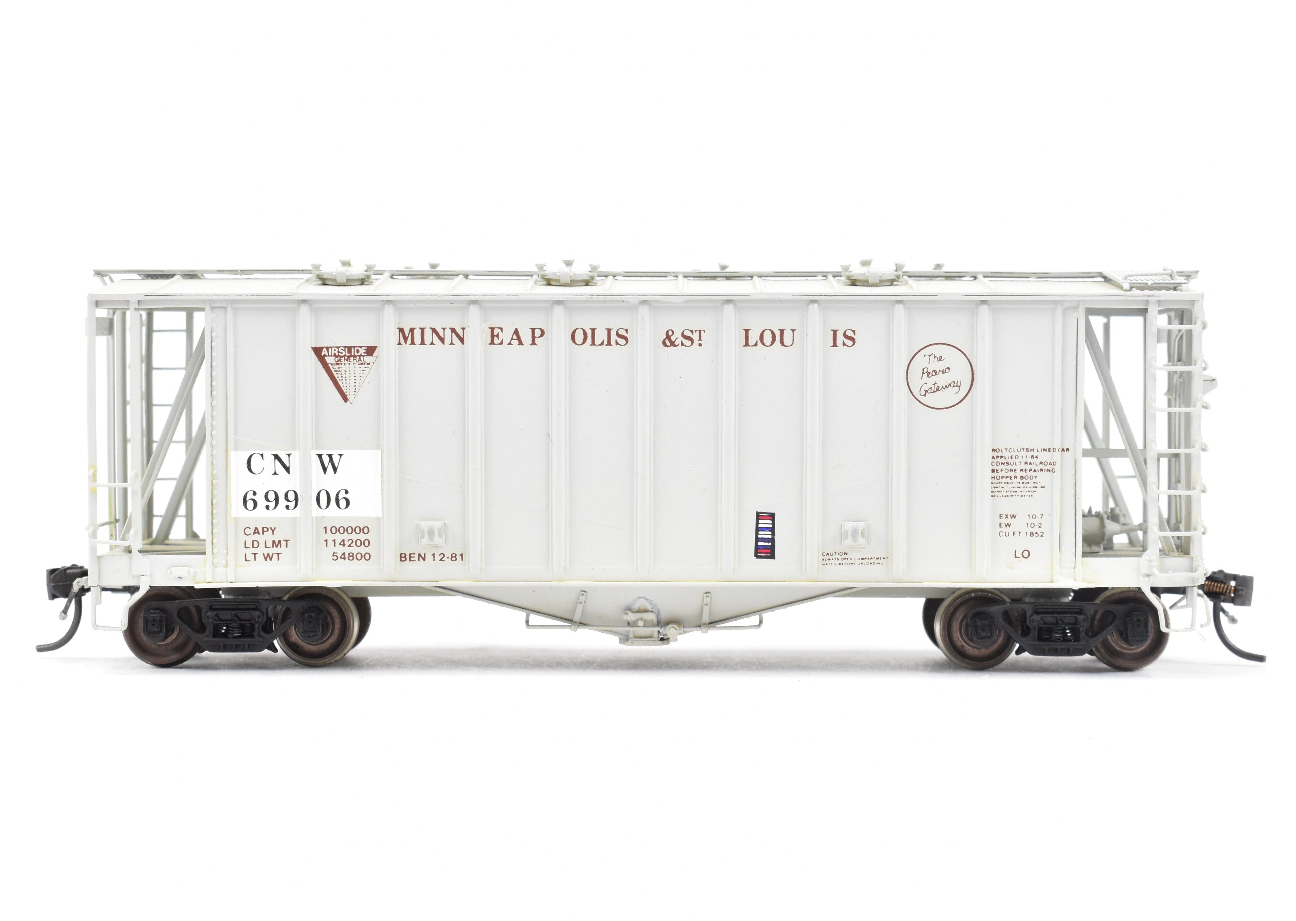 HO Brass OMI Airslide Covered Hopper - M&StL with C&NW Patch CP 69906