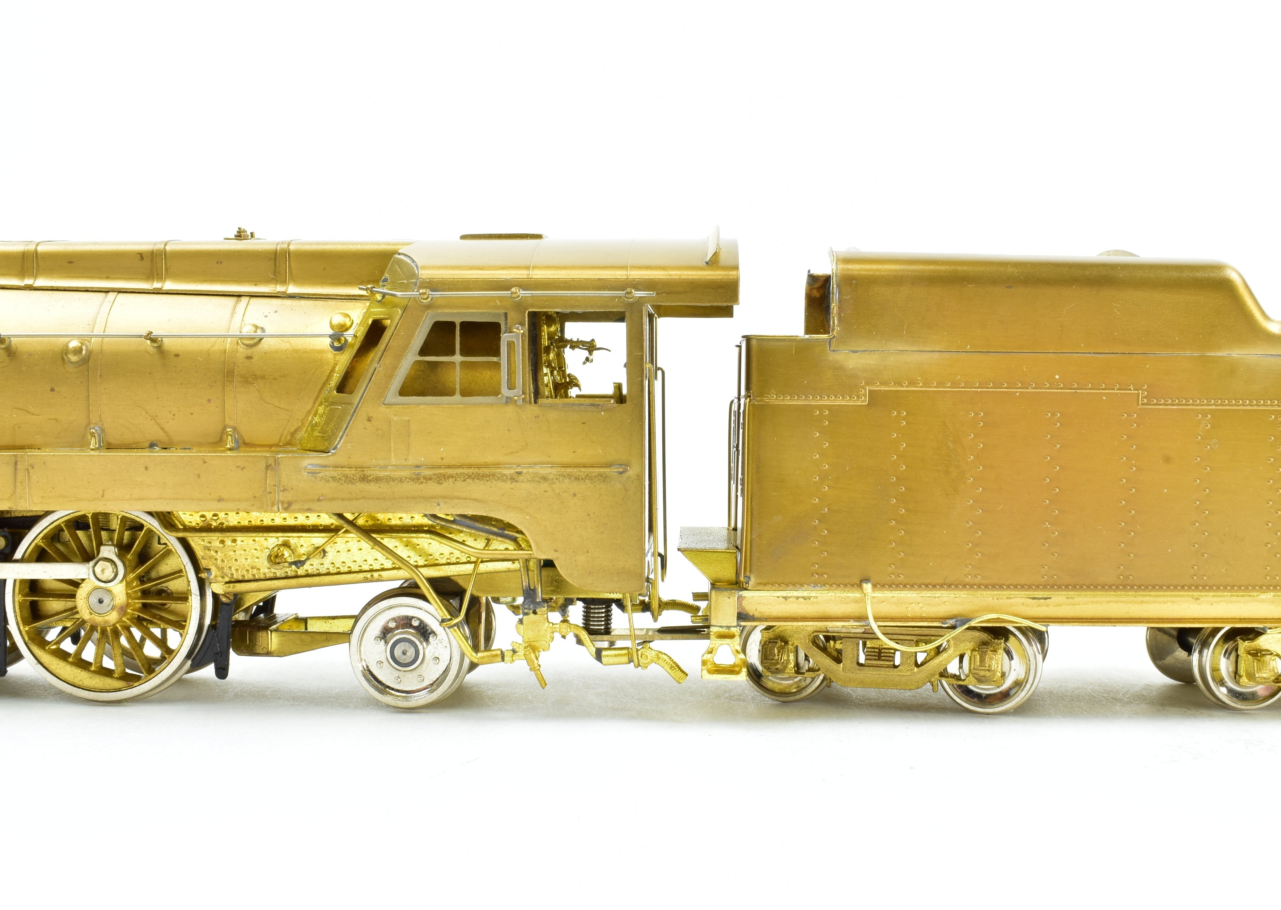 HO Scale Brass Model Train - Overland Models, Inc. MILW - Milwaukee Road 4-6-2 Pacific #151 Streamlined Chippawa, a Collectible Railroad Locomotive Model