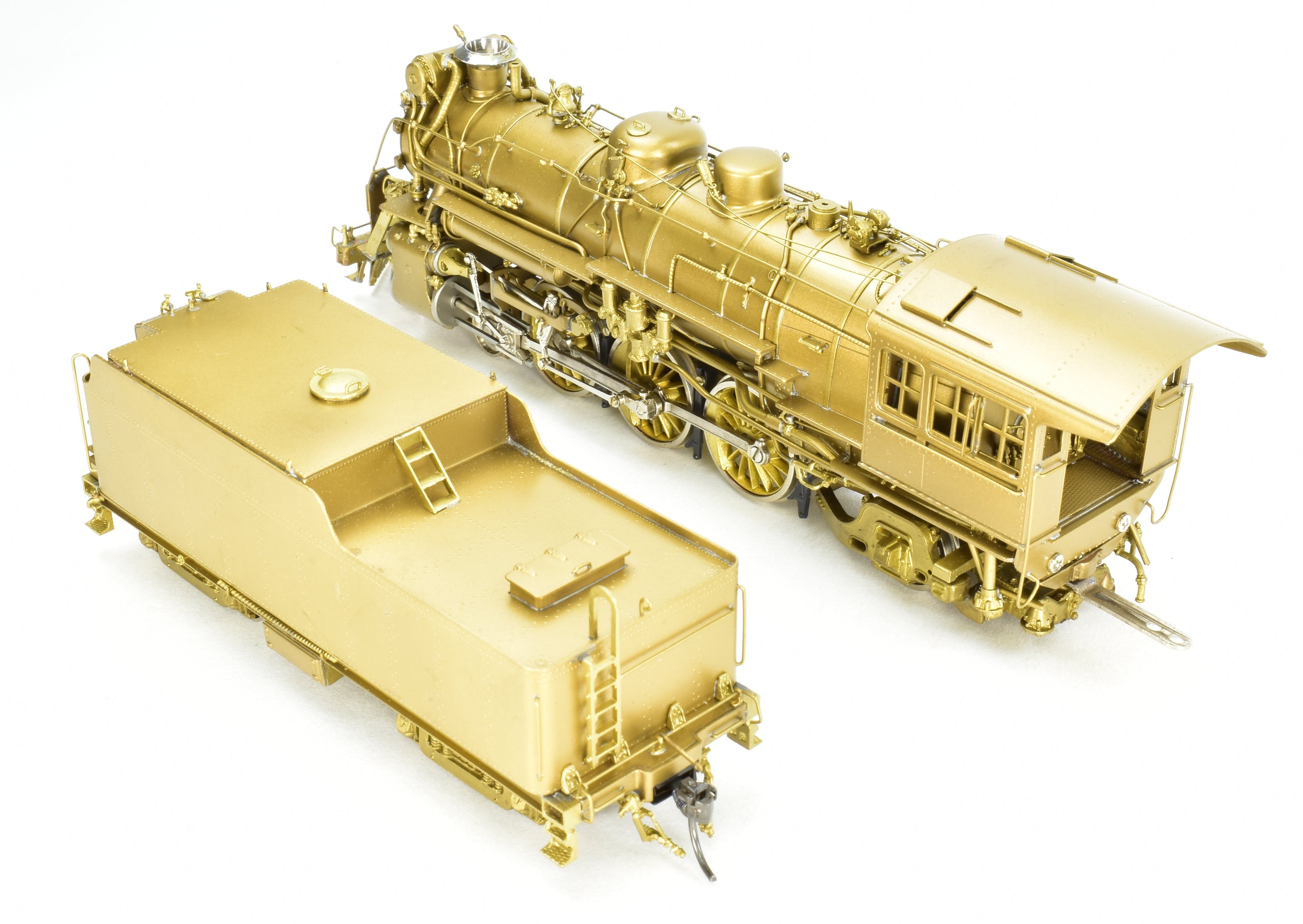 HO Scale Brass Hallmark Models Texas & Pacific 4-6-2 700 P-1-b Steam Locomotive Model