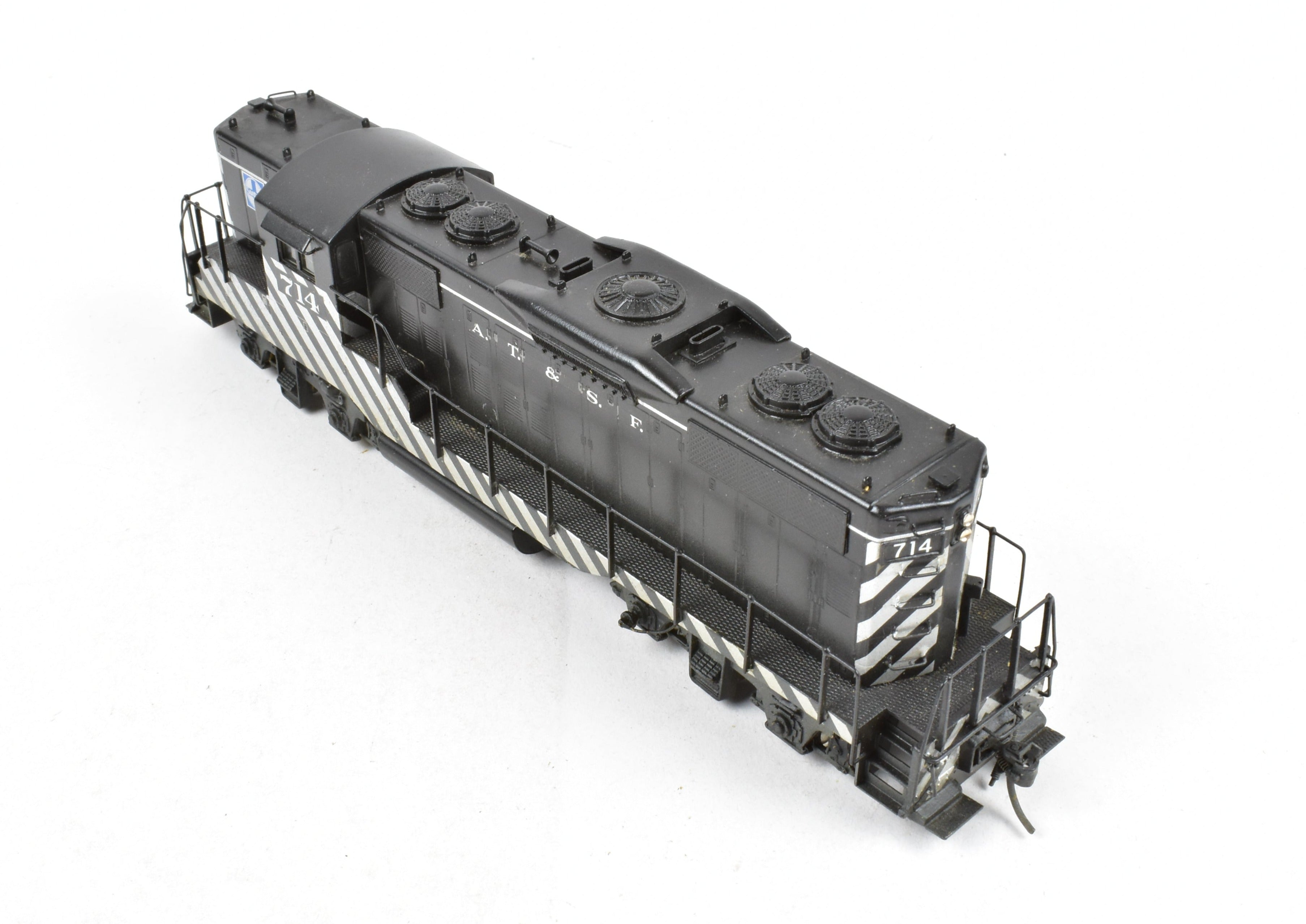 High - Quality HO Scale Brass Hallmark Models ATSF - Santa Fe EMD GP - 9 Diesel Locomotive with Custom Painted Finish and New NWSL Gears