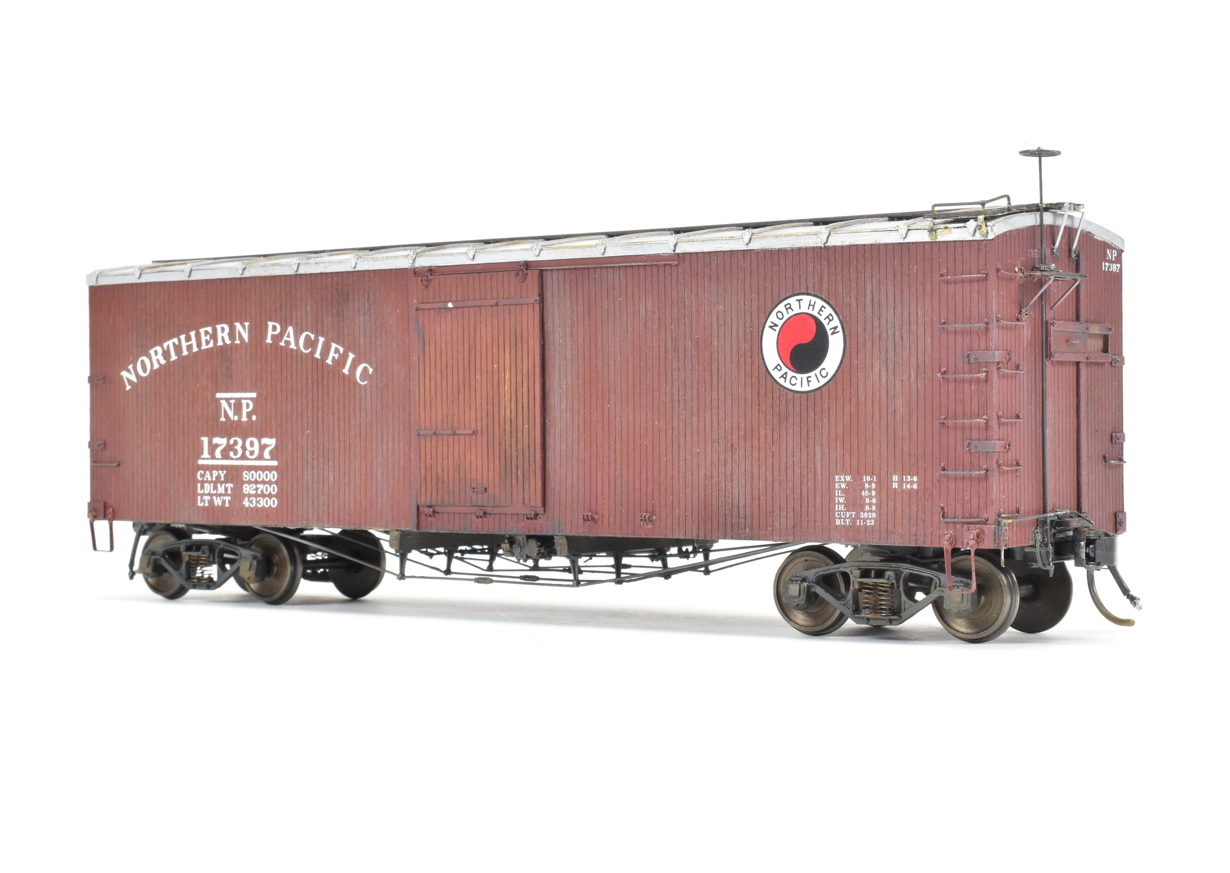 O Scale Pro - Built & Painted Northern Pacific 40' Truss Rod Boxcar Kit 403220