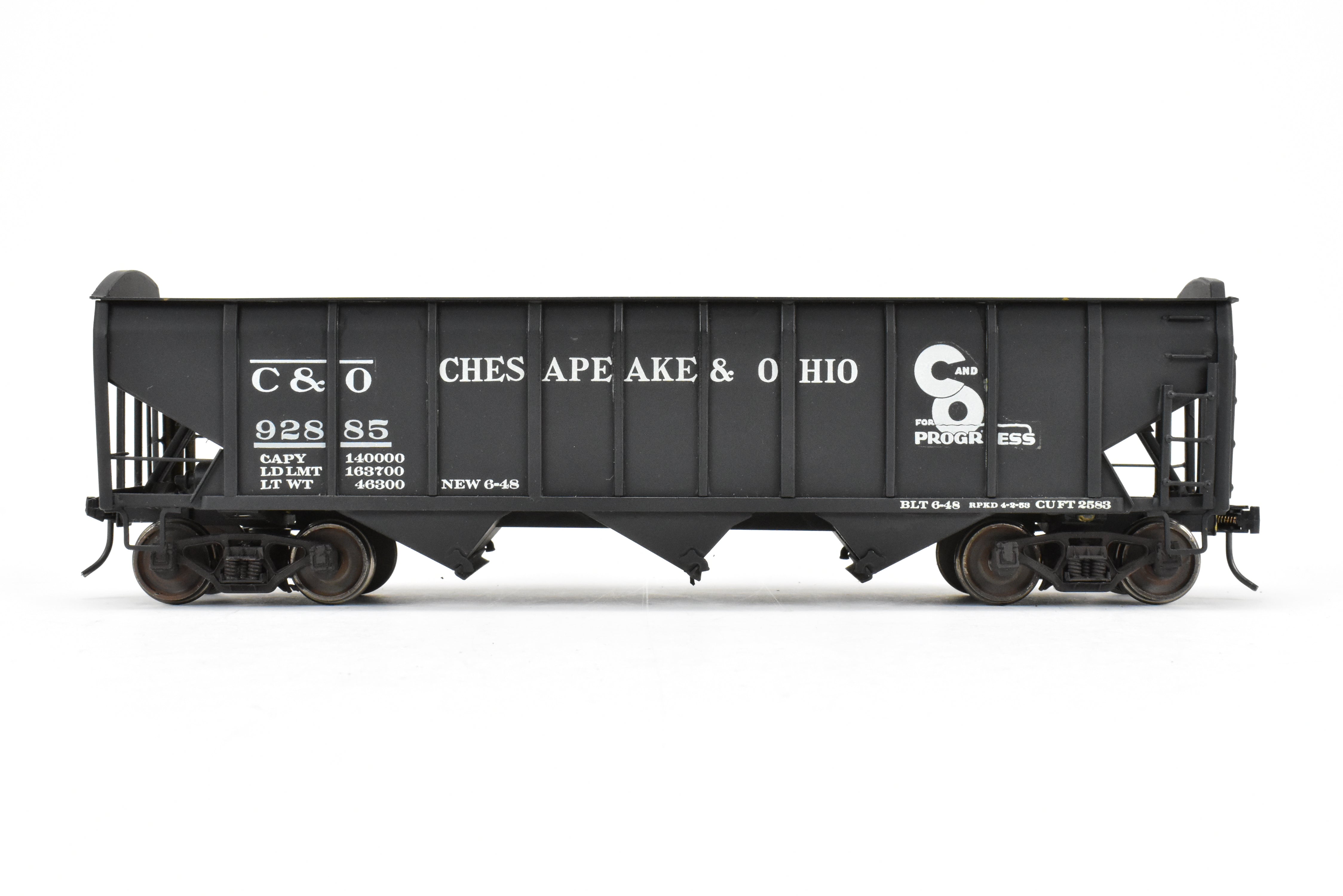 O Scale Model Train - Brass Max Gray C&O (Chesapeake & Ohio) ACF Welded 70 Ton Triple Hopper Custom Painted Model No. 92885 for Model Train Enthusiasts