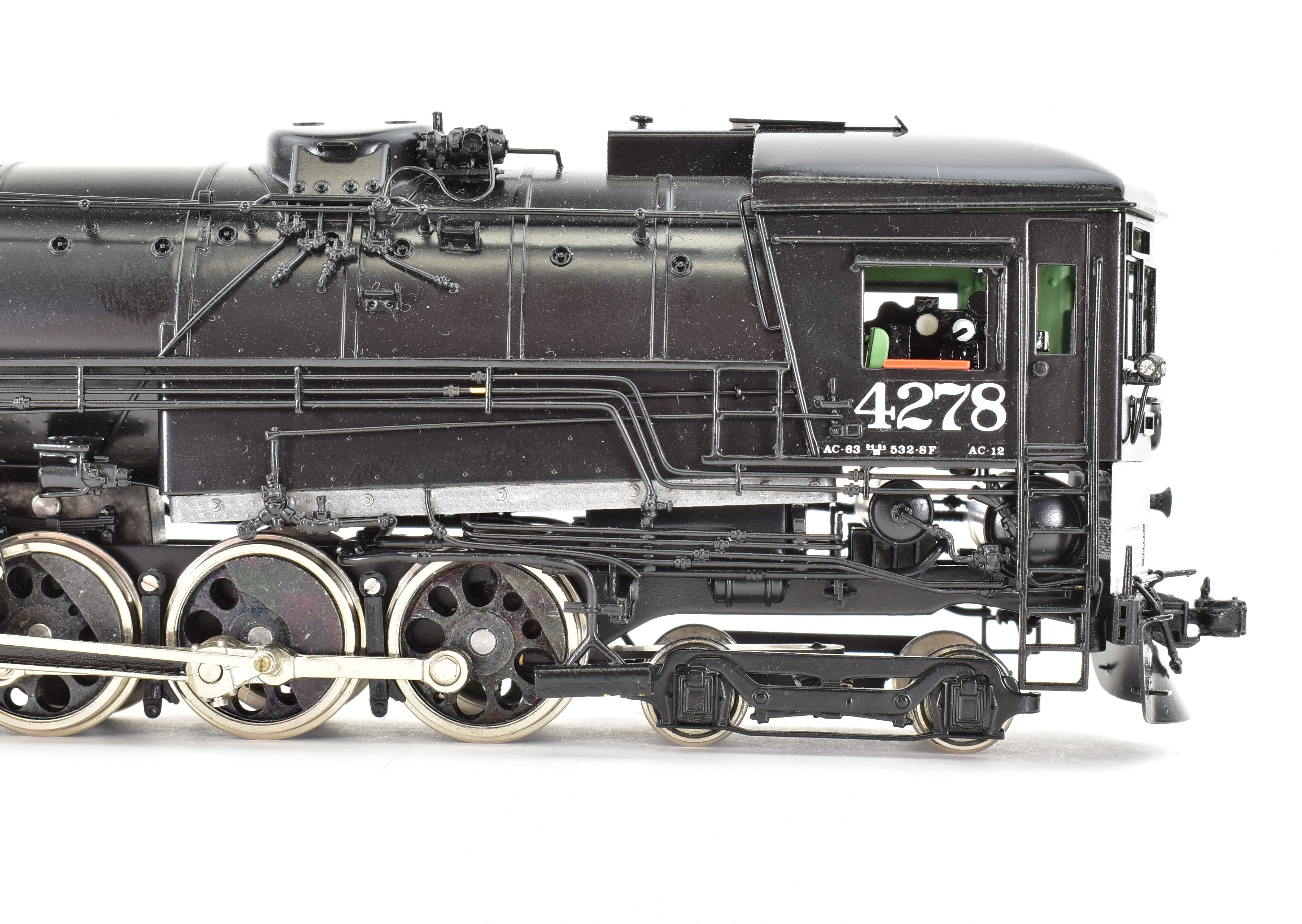HO Scale Brass Model Train - Tenshodo SP Southern Pacific AC - 12 4 - 8 - 8 - 2 Cab Forward Factory Painted Locomotive from 1976 Production Run