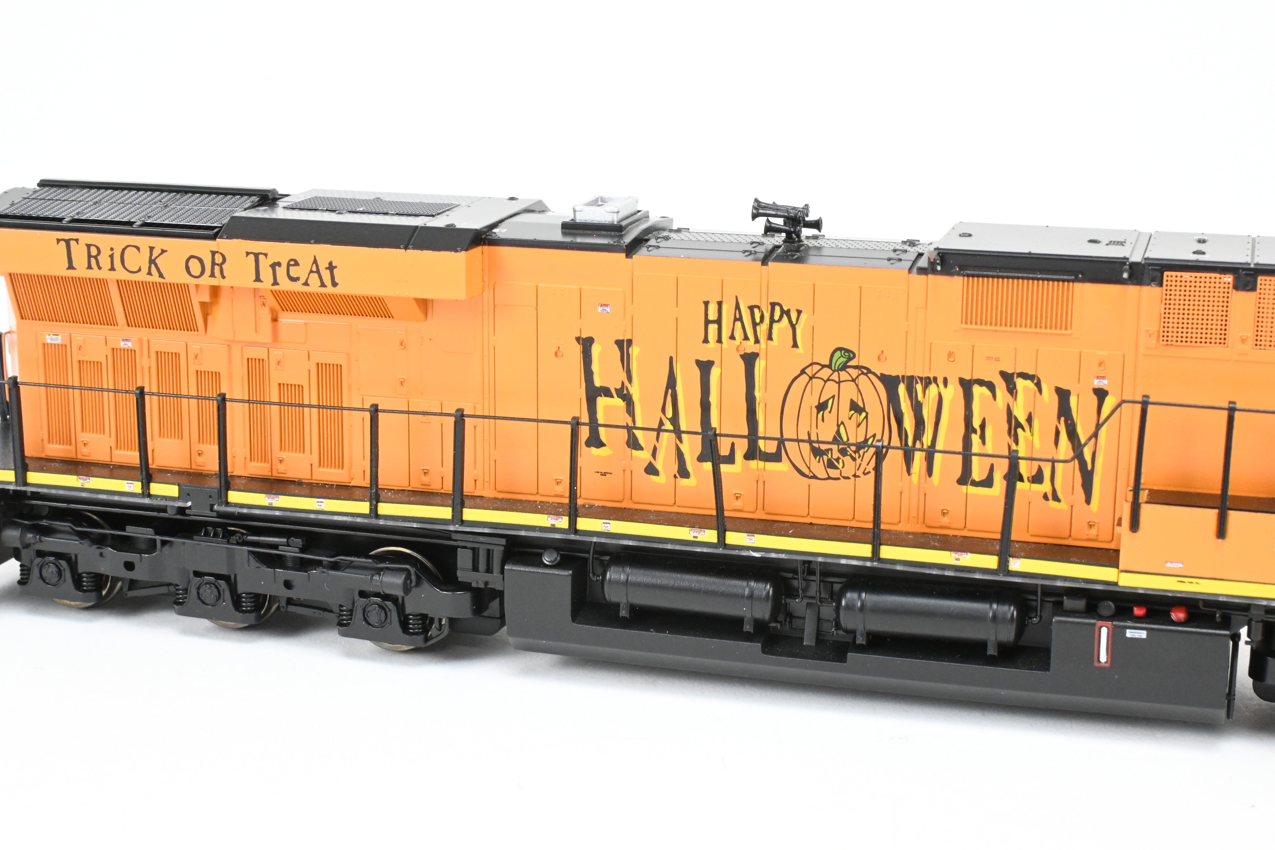 MTH Mike's Train House Halloween ES44AC 1031 with Proto-Sound 3.0/DCC