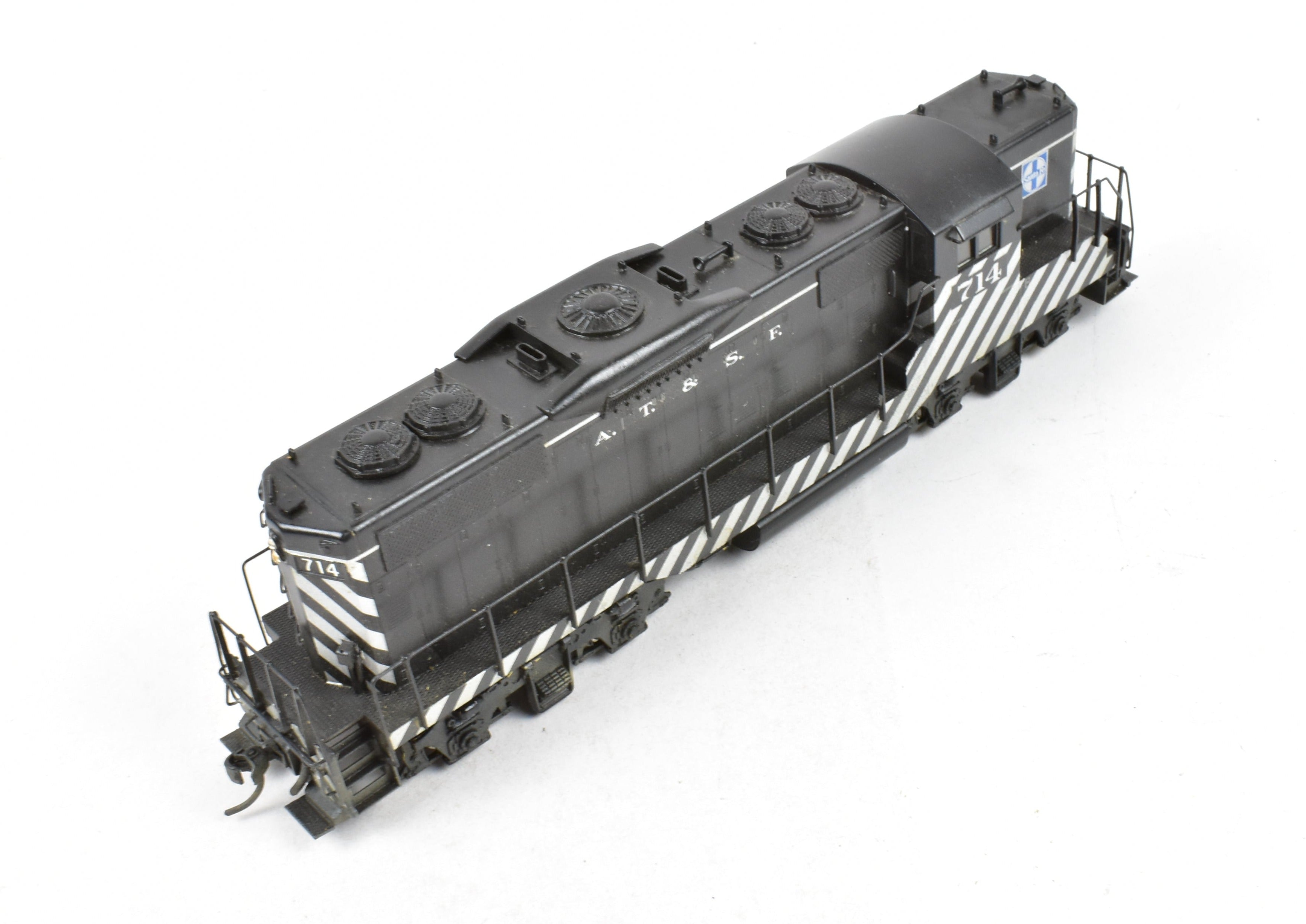 High - Quality HO Scale Brass Hallmark Models ATSF - Santa Fe EMD GP - 9 Diesel Locomotive with Custom Painted Finish and New NWSL Gears