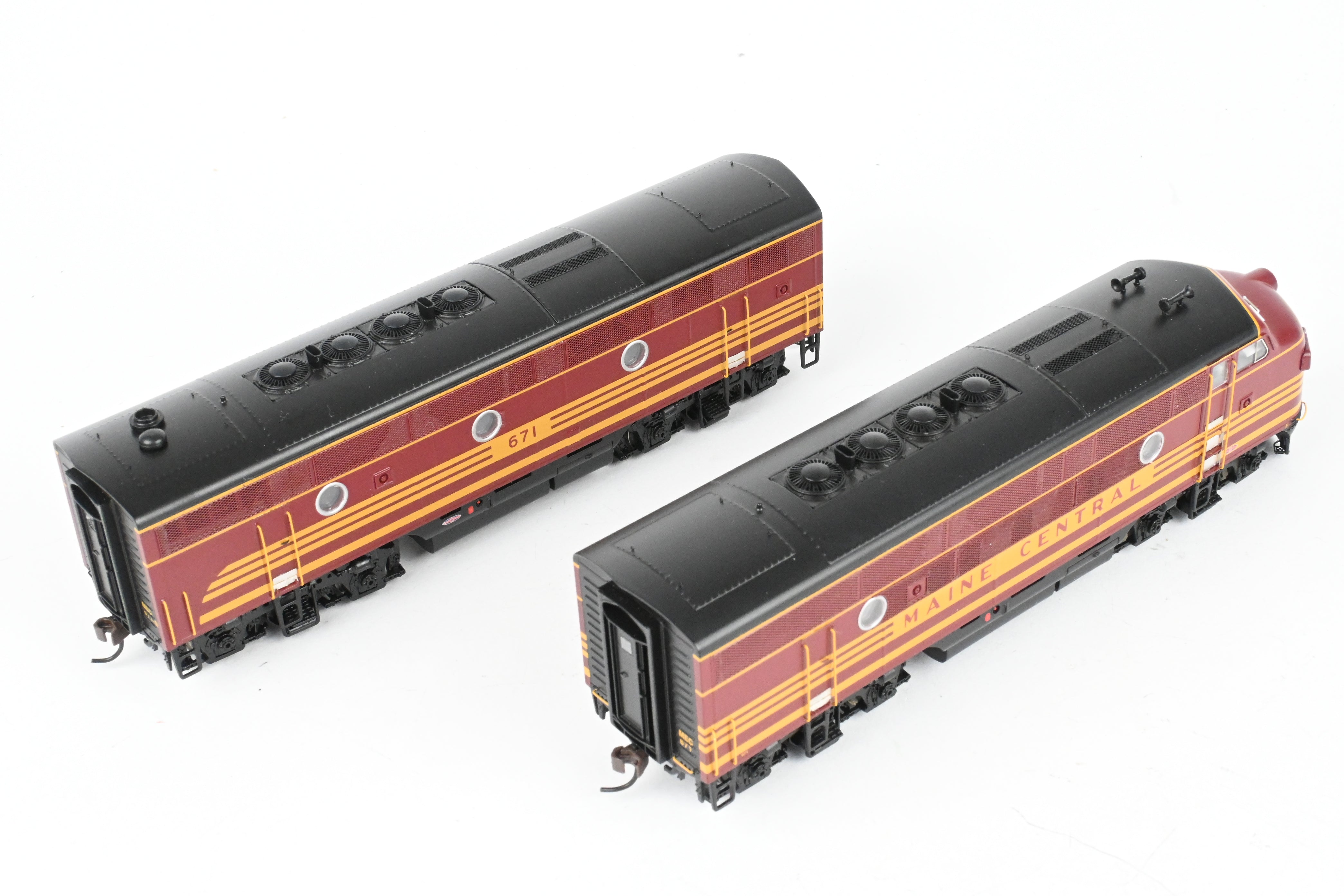 Athearn Genesis B&M Boston & Maine EMD F3-A/B Phase II Mint Passenger Set