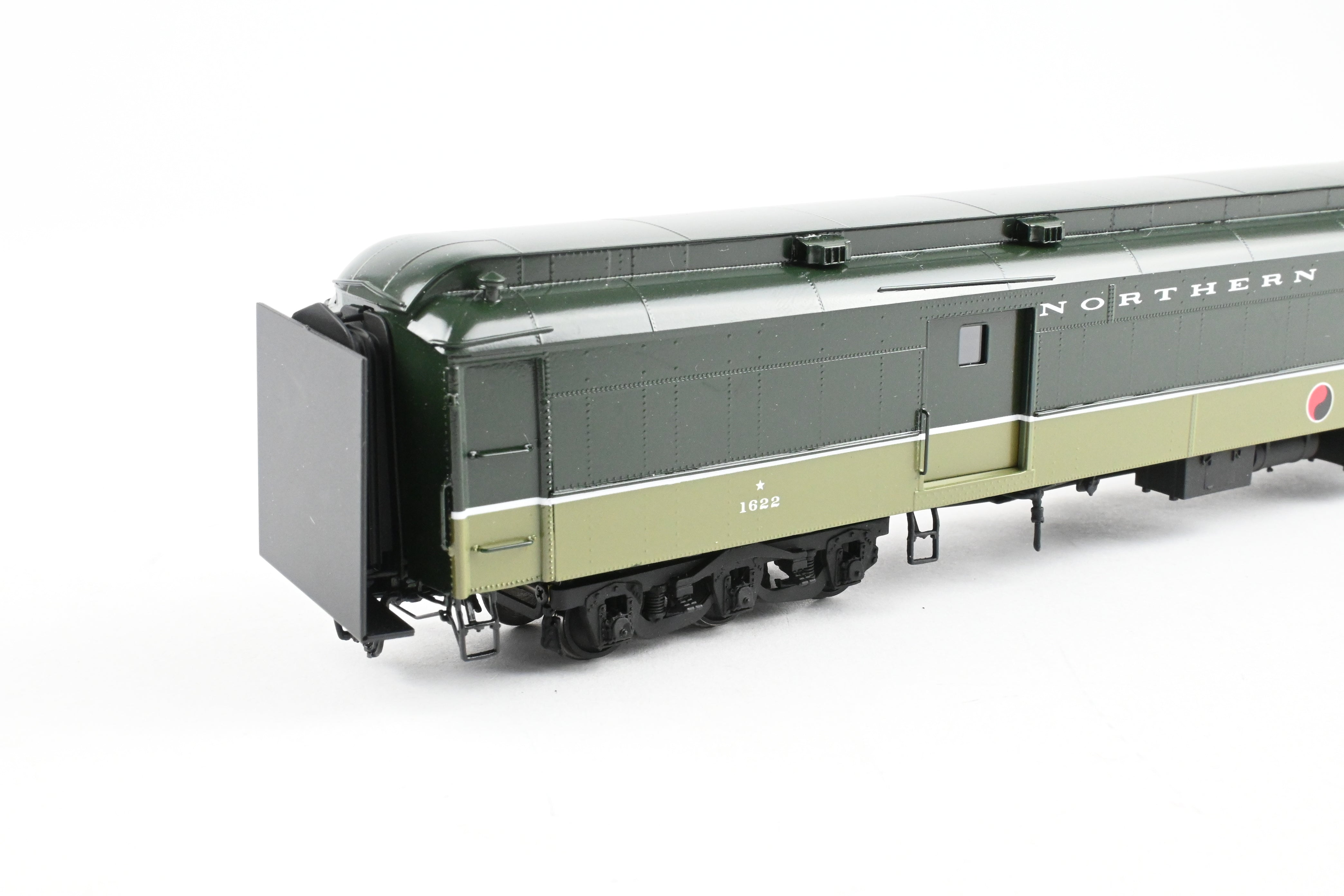HO Scale Brass Northern Pacific Baggage Car With Steel Doors, Model by W&R Enterprises, FP Loewy Design, No. 1622
