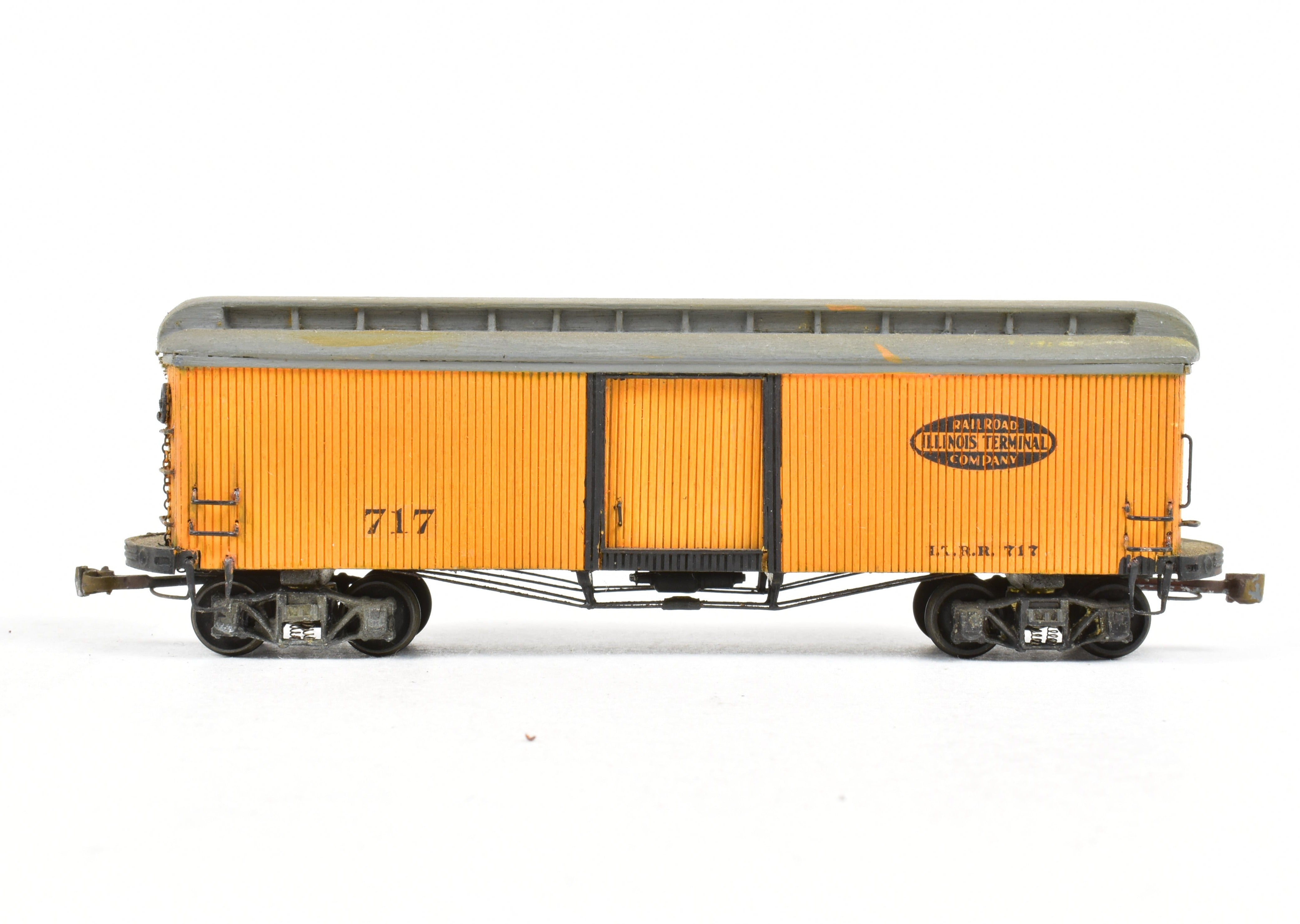 HO Scale La Belle Woodworking Illinois Terminal System Freight/Baggage Trailer Model Kit, Built and Painted, #717