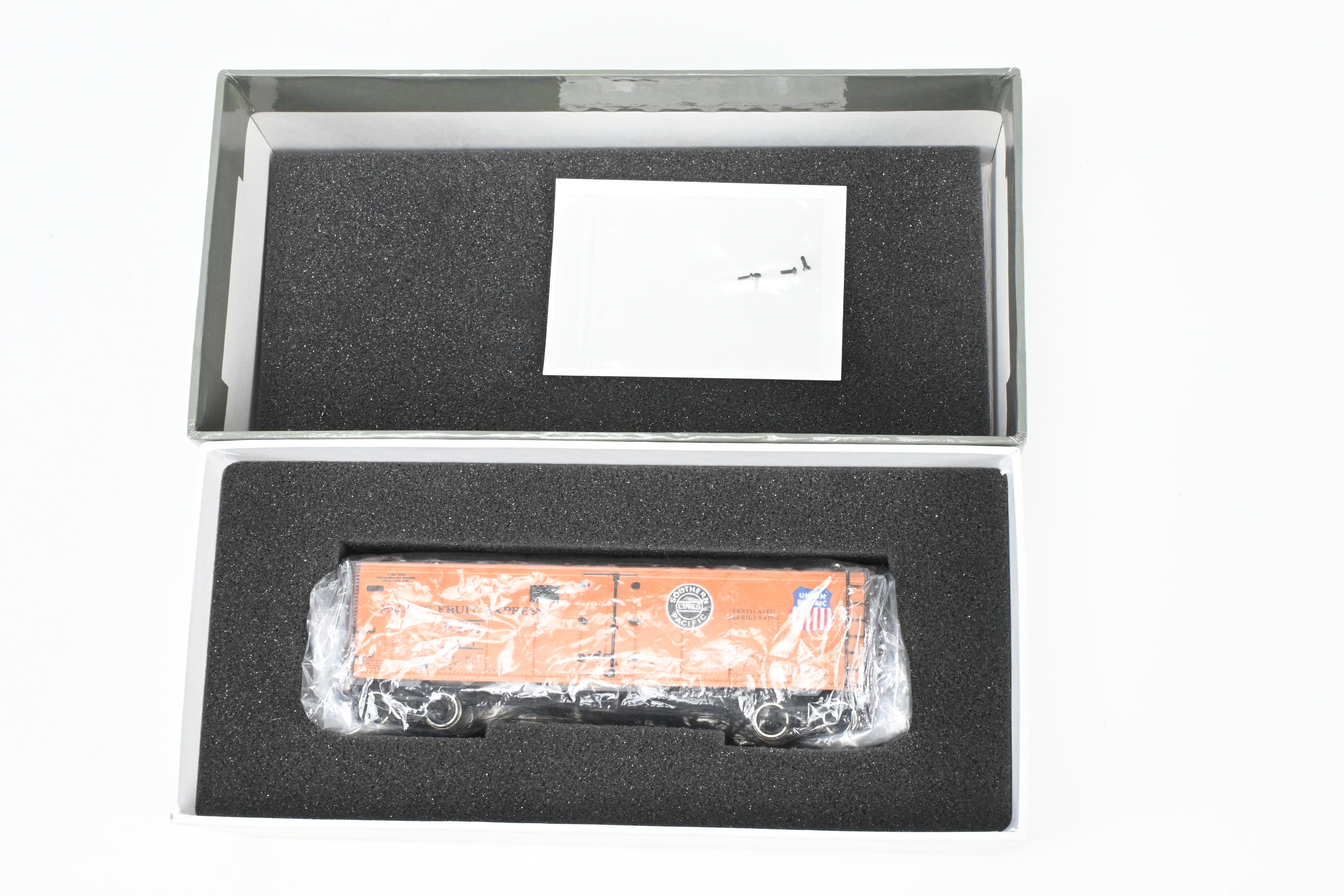 High - Quality HO Scale Brass CIL Challenger Imports Pacific Fruit Express R - 40 - 23 Steel Refrigerator Car Model with FP #7811