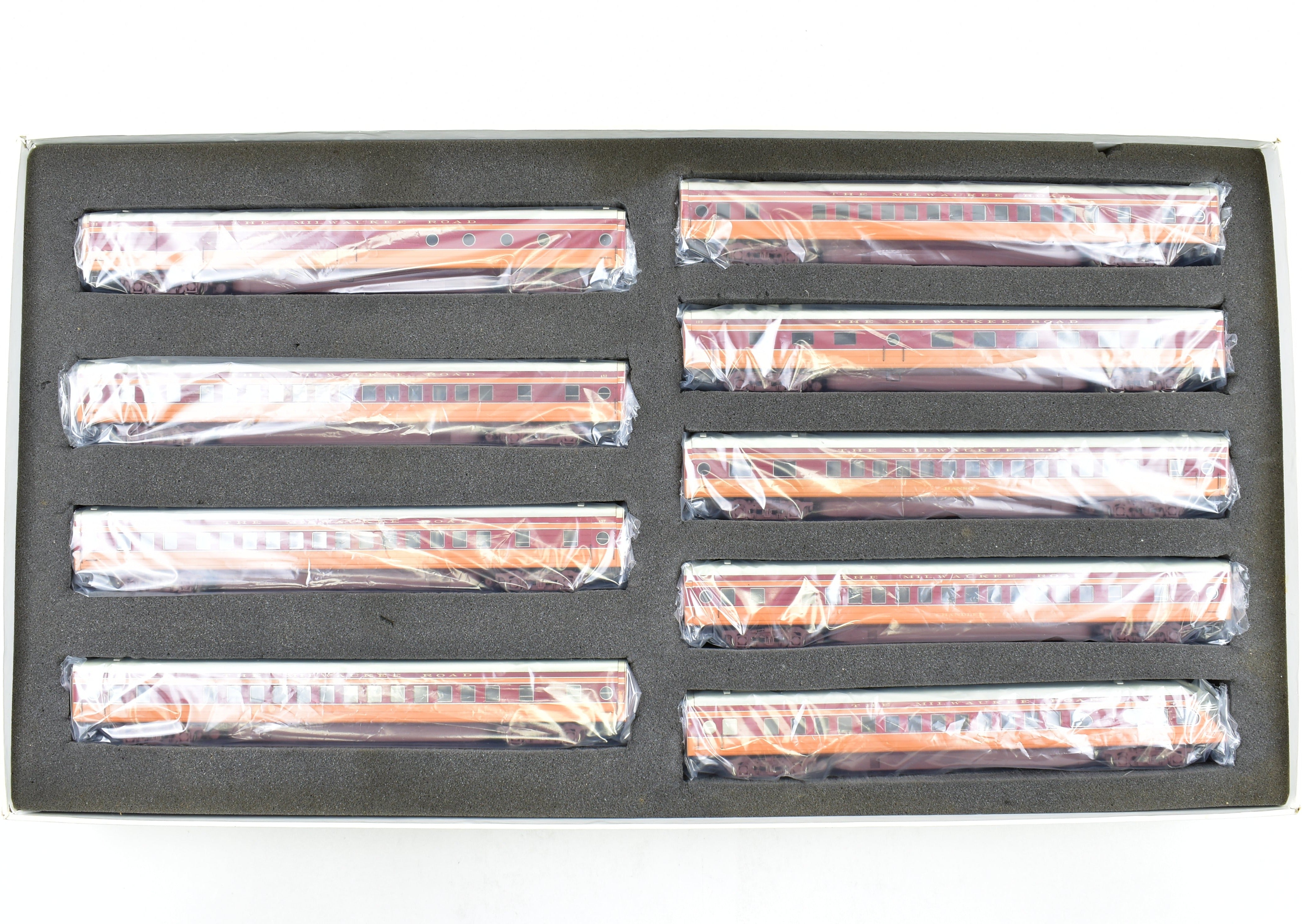 HO Scale Brass Model Train Set - Precision Scale Co. Milwaukee Road 1939 Hiawatha 9 - Car Factory - Painted Set