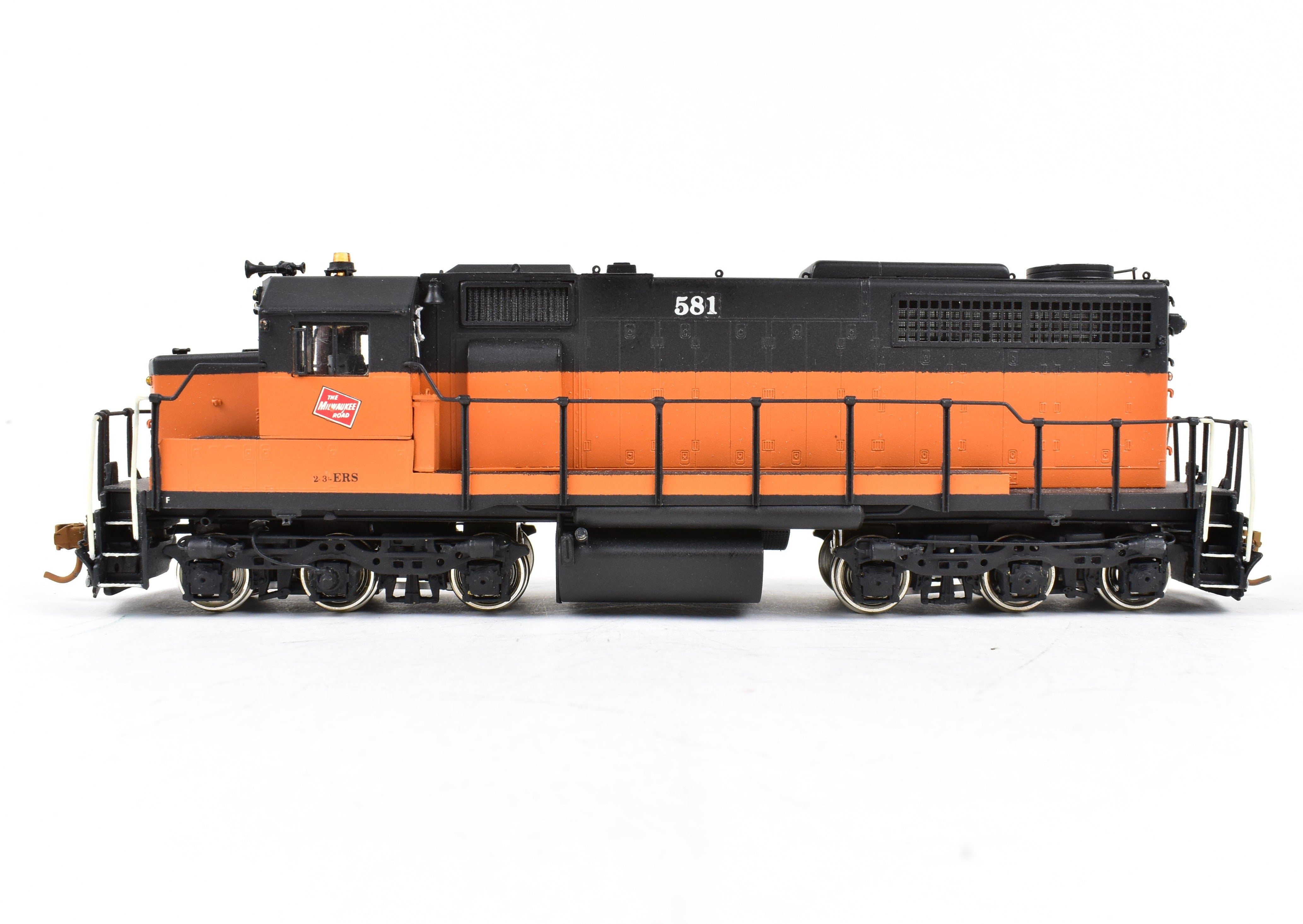HO Scale Brass OMI MILW - Milwaukee Road EMD SDL39 Custom Painted Locomotive #581