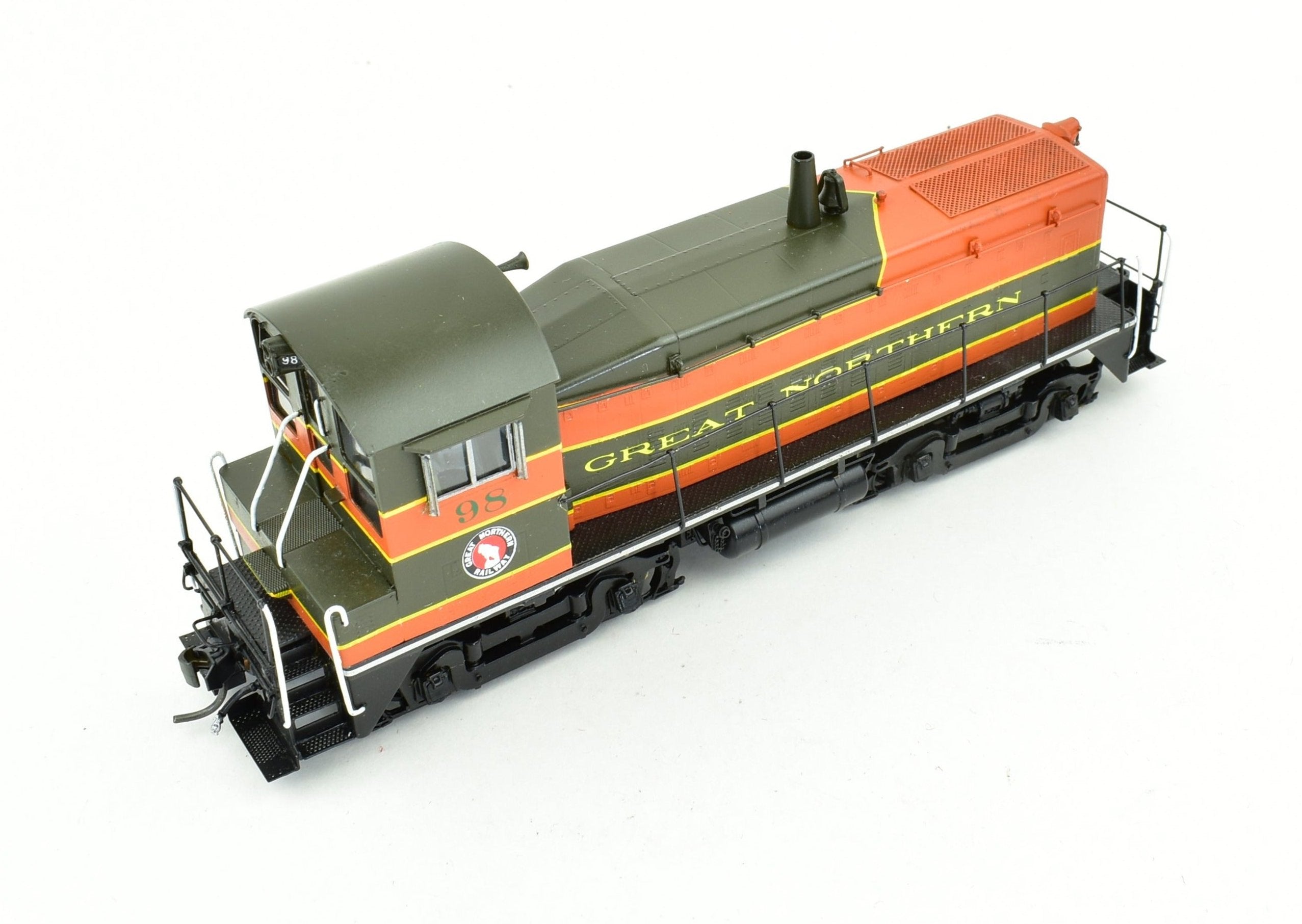 HO Scale Brass Great Northern EMD SW-8 800HP Pro-Painted Switcher by Oriental Limited