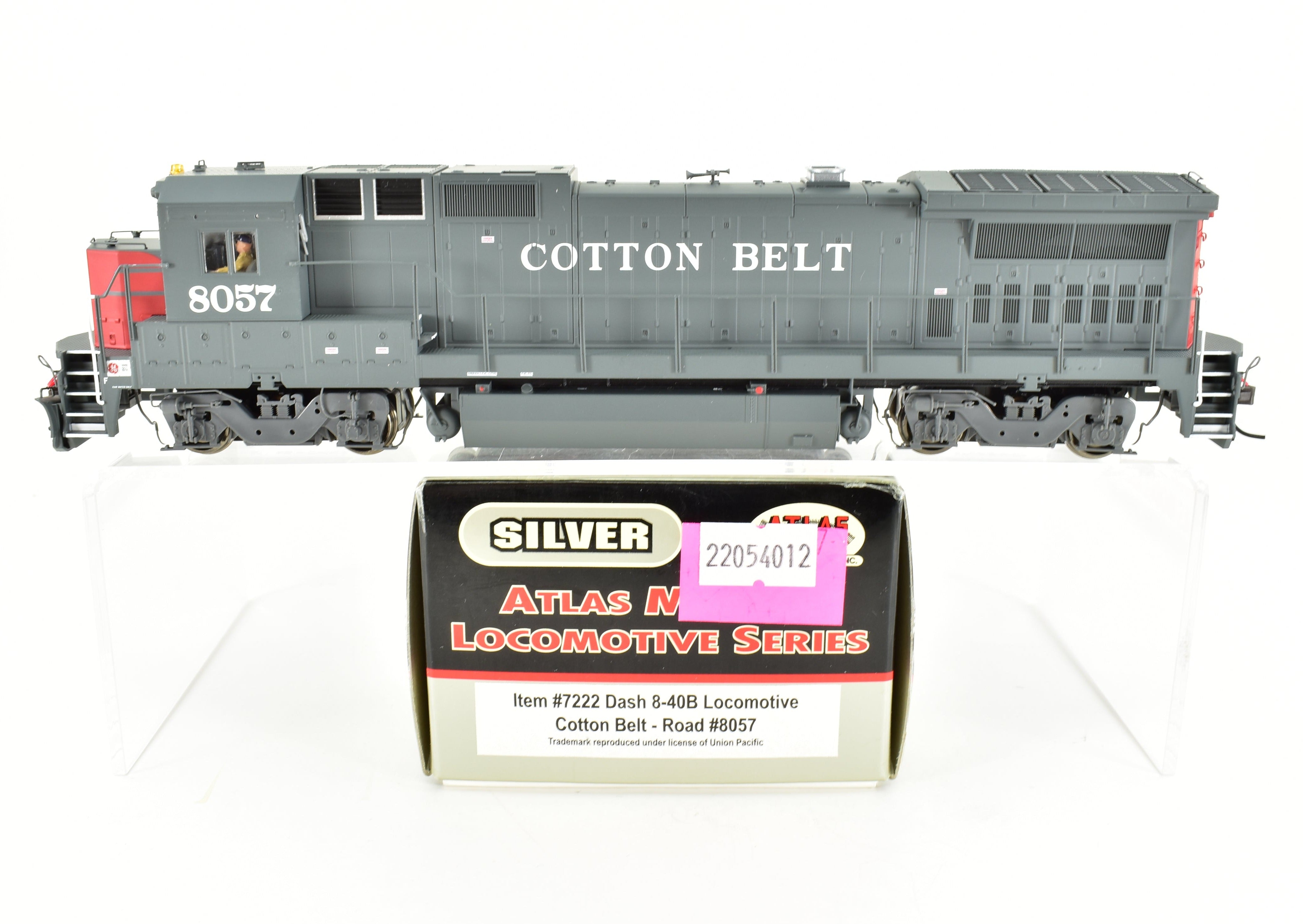 HO Scale Atlas Master Series Cotton Belt GE Dash 8 - 40B Model Train Locomotive No. 8057