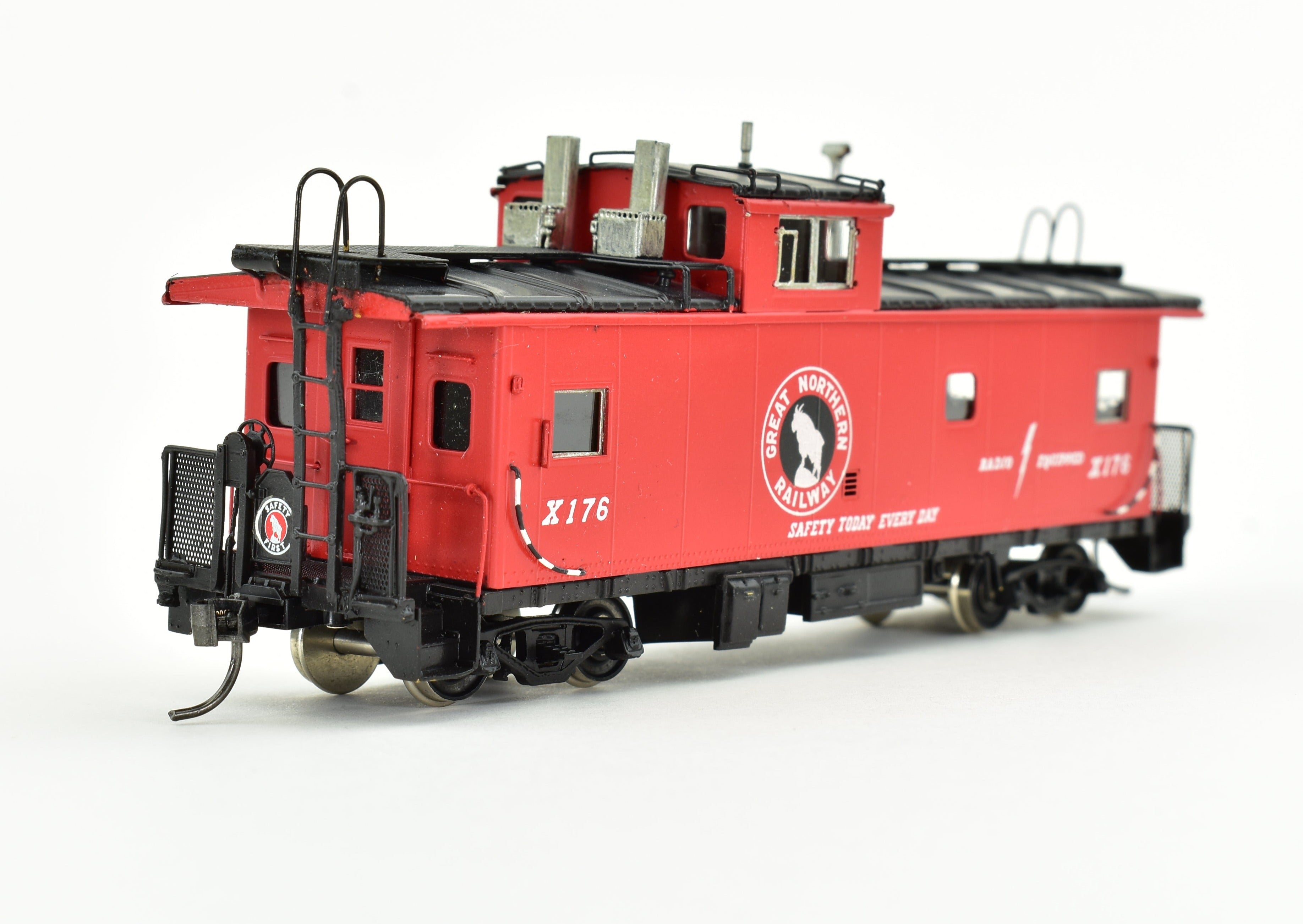 HO Scale Brass OMI - Overland Models, Inc. Great Northern GN X-176 Iron Range Caboose Model by CP