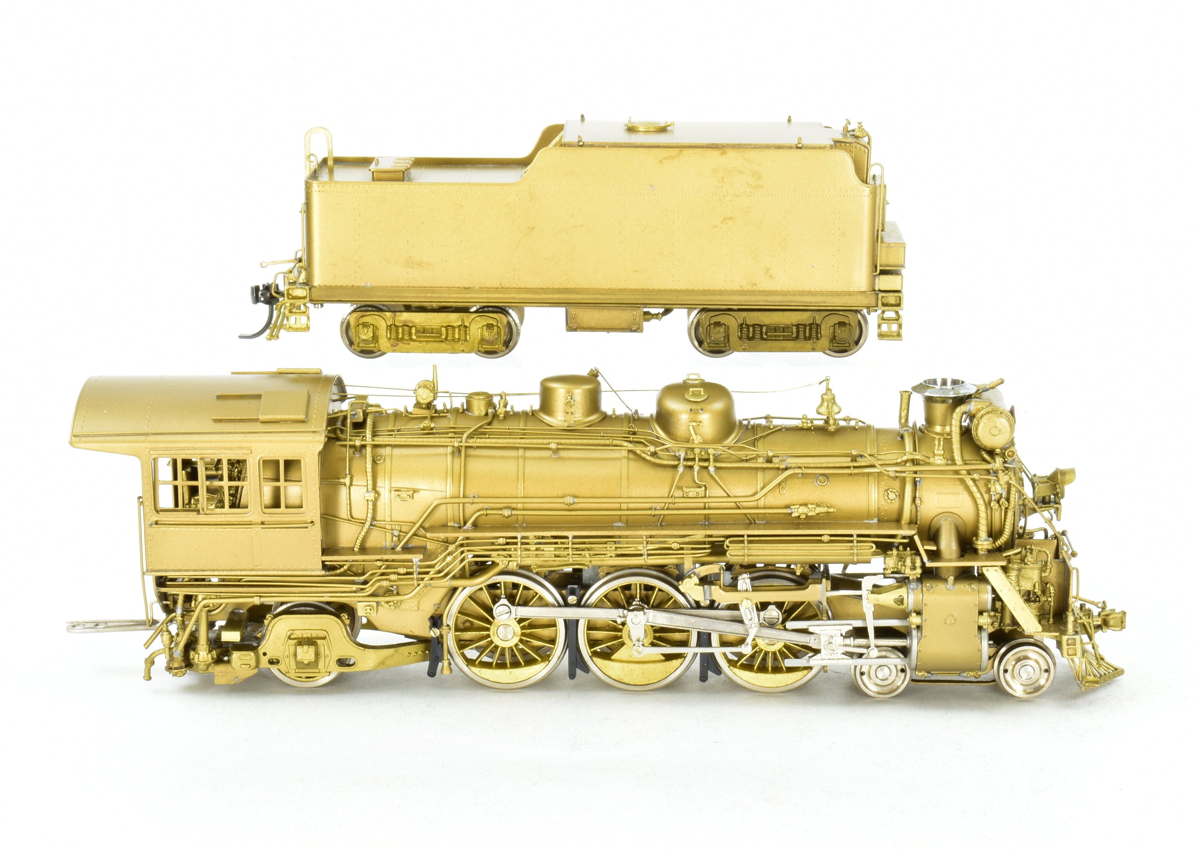 HO Scale Brass Hallmark Models Texas & Pacific 4-6-2 700 P-1-b Steam Locomotive Model