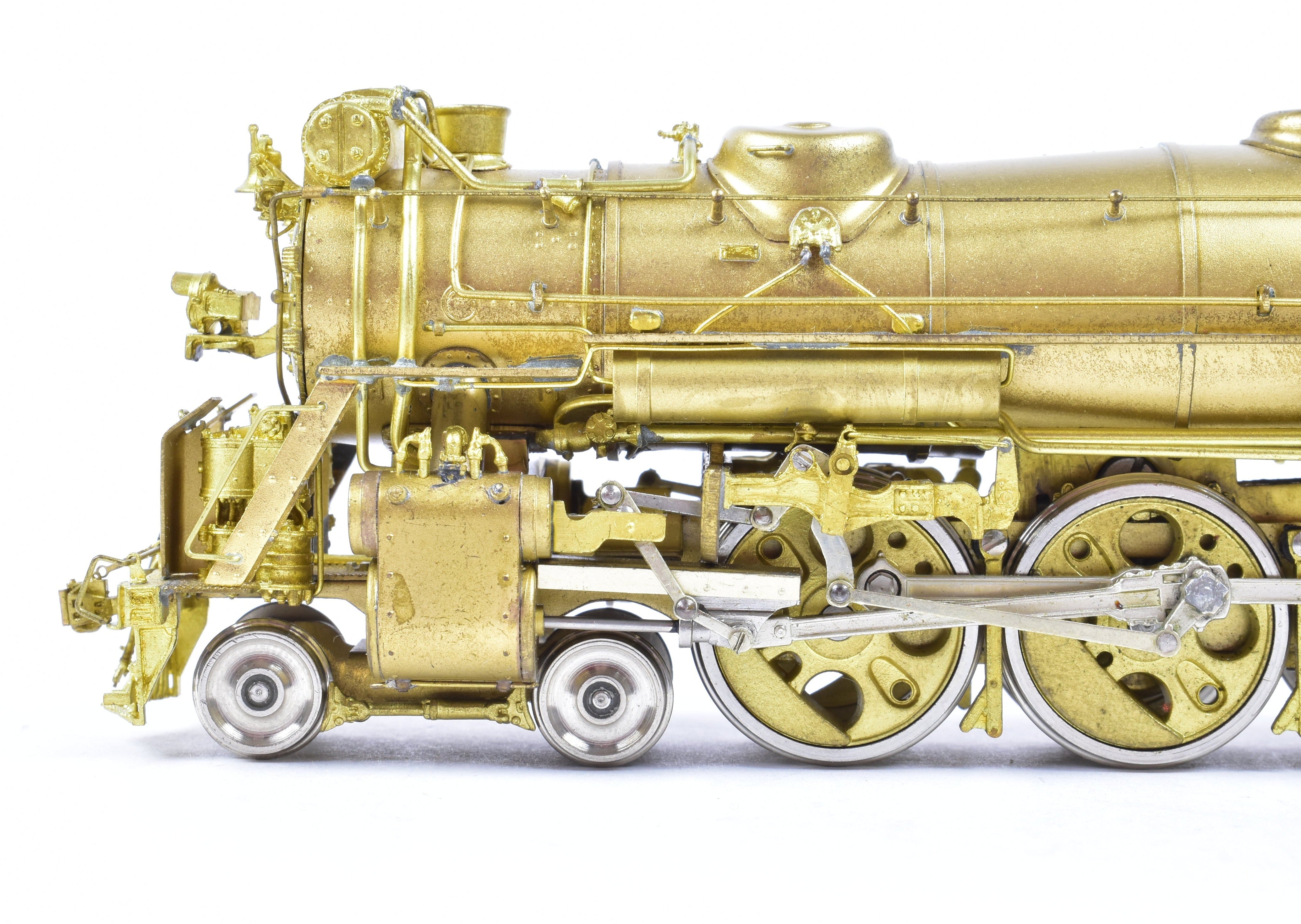 High - Quality HO Scale Brass Key Imports Model of Erie Railroad K - 5a 4 - 6 - 2 Pacific Locomotive from the 1950 Era