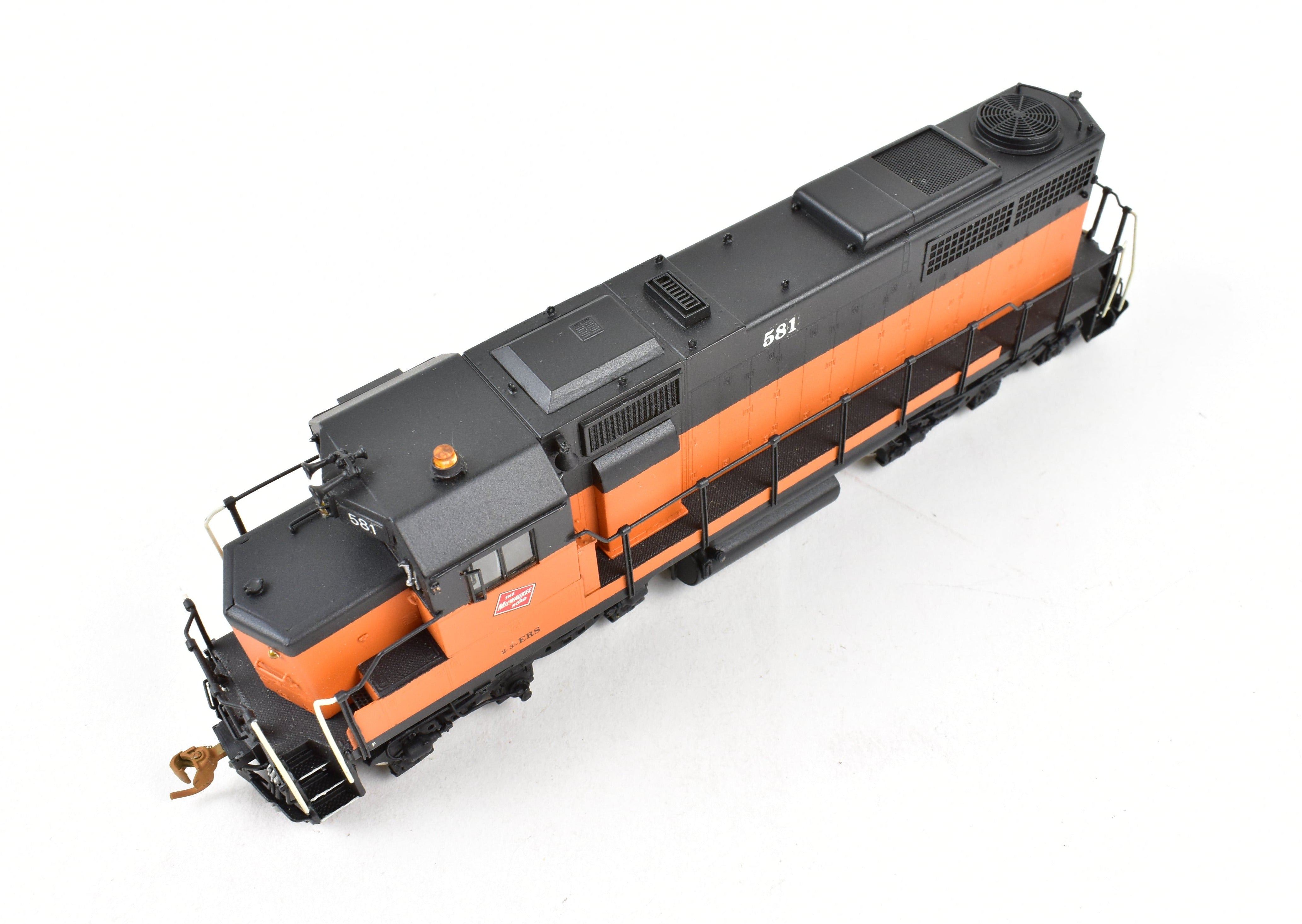 HO Scale Brass OMI MILW - Milwaukee Road EMD SDL39 Custom Painted Locomotive #581