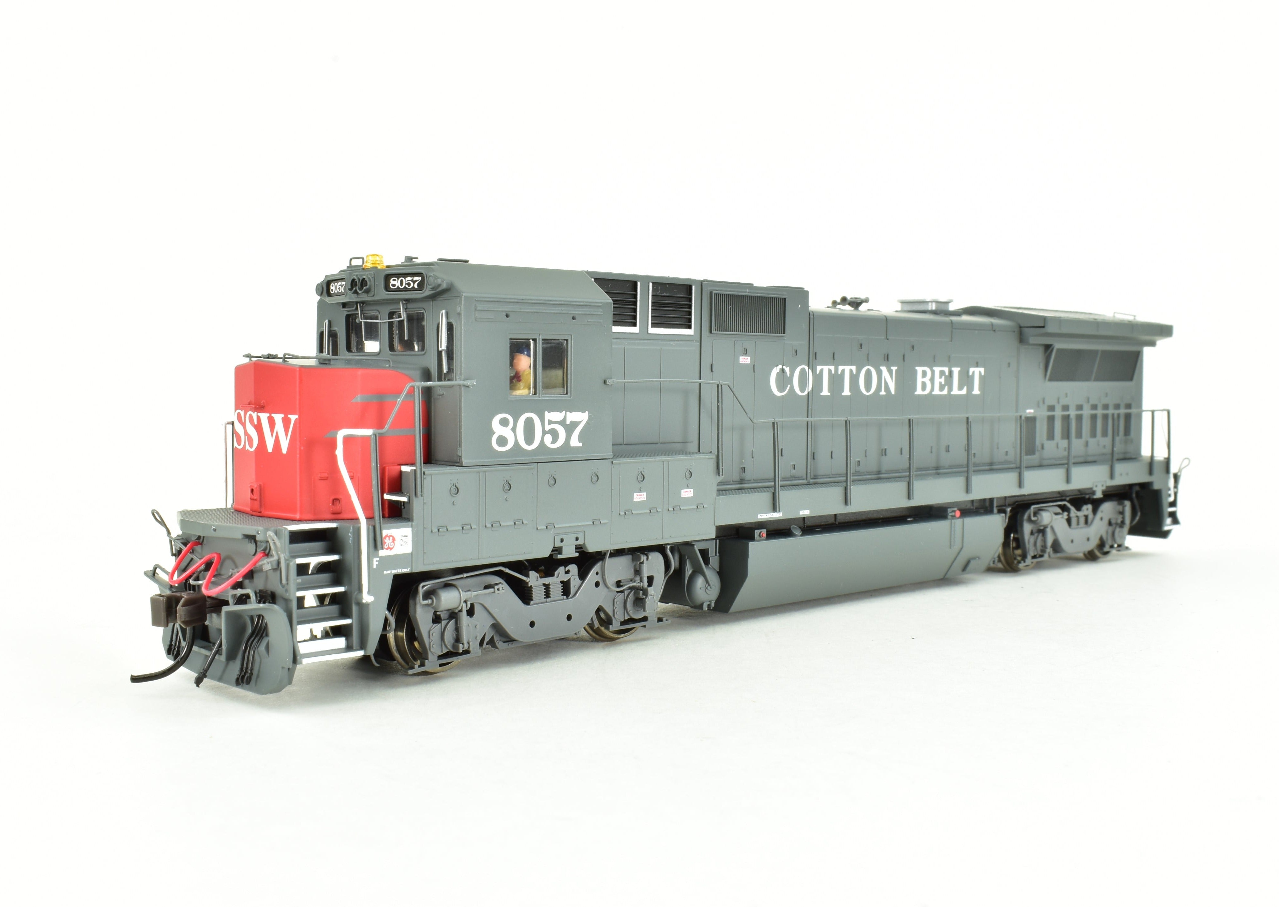 HO Scale Atlas Master Series Cotton Belt GE Dash 8 - 40B Model Train Locomotive No. 8057